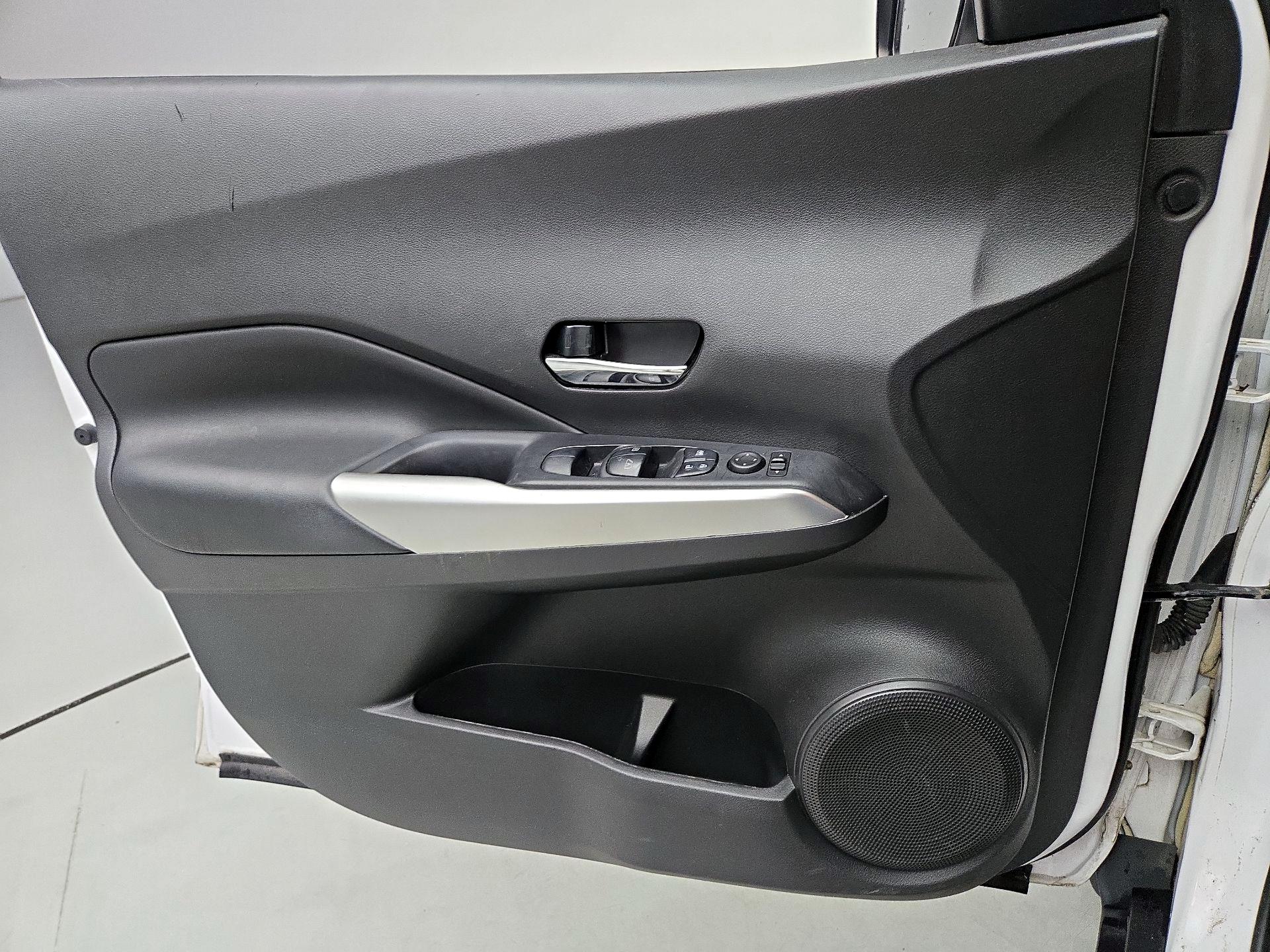 Thumbnail: 2018 Nissan Kicks - 12