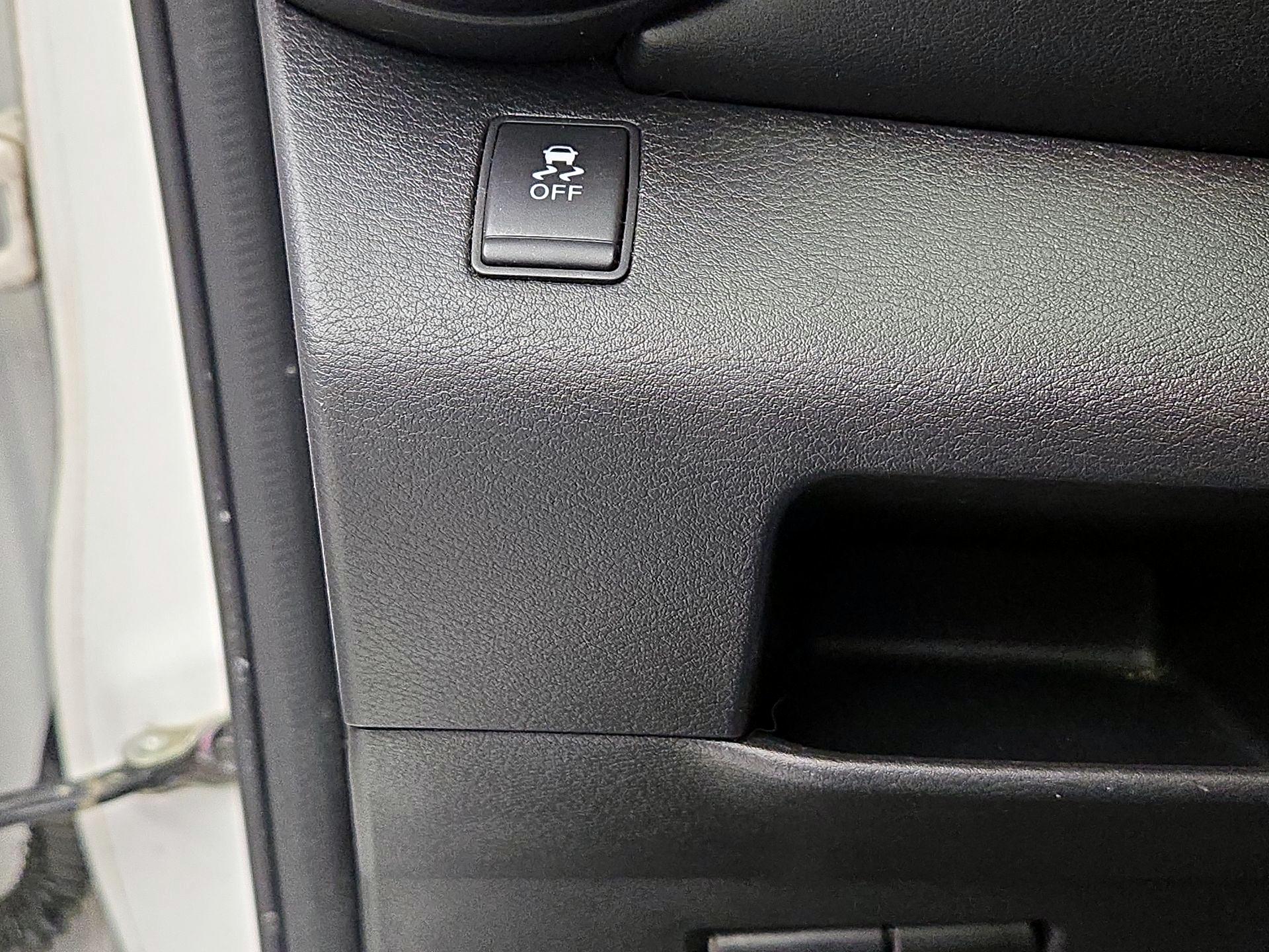 Thumbnail: 2018 Nissan Kicks - 13