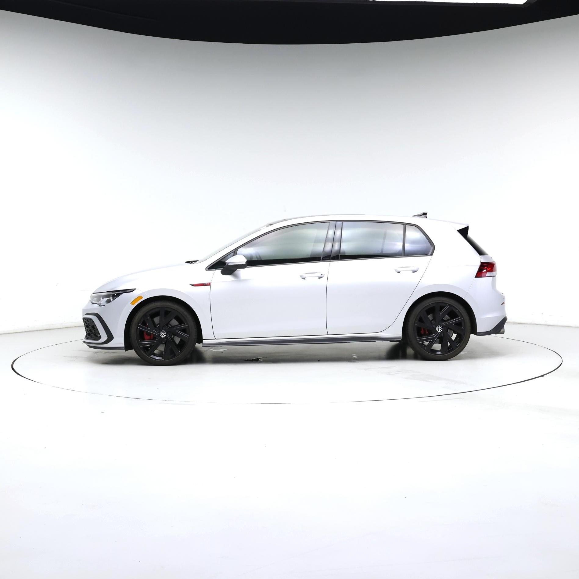 Thumbnail: 2023 Volkswagen Golf - 3