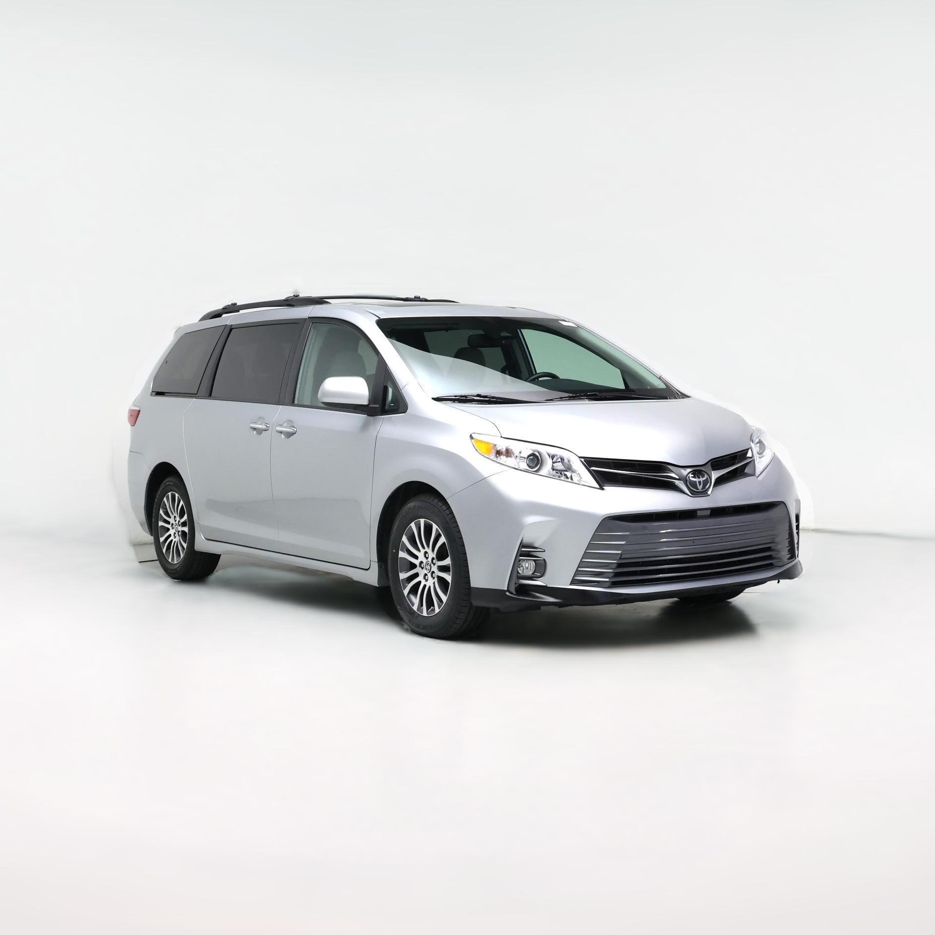 Thumbnail: 2019 Toyota Sienna - 1