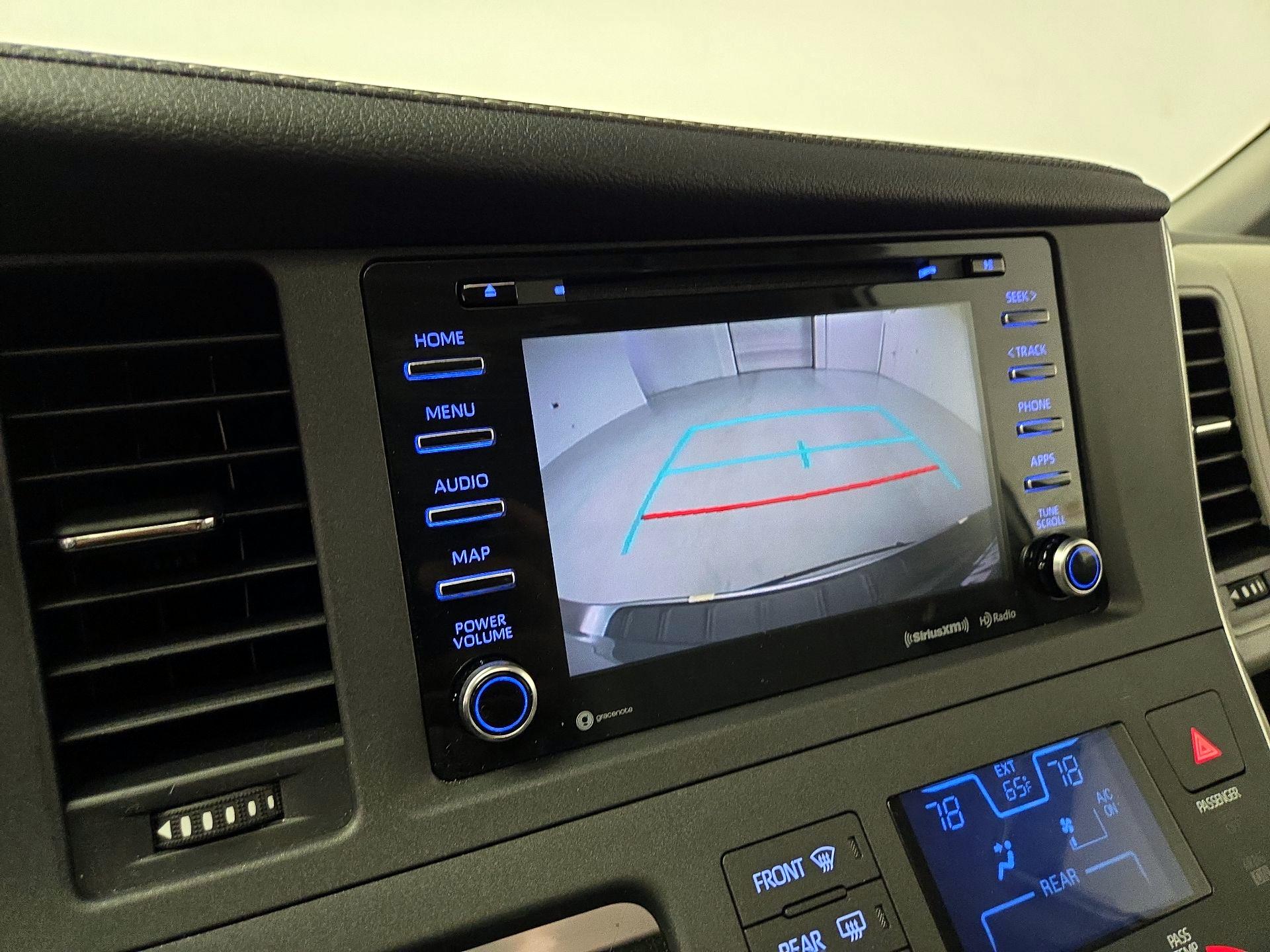 Thumbnail: 2019 Toyota Sienna - 15