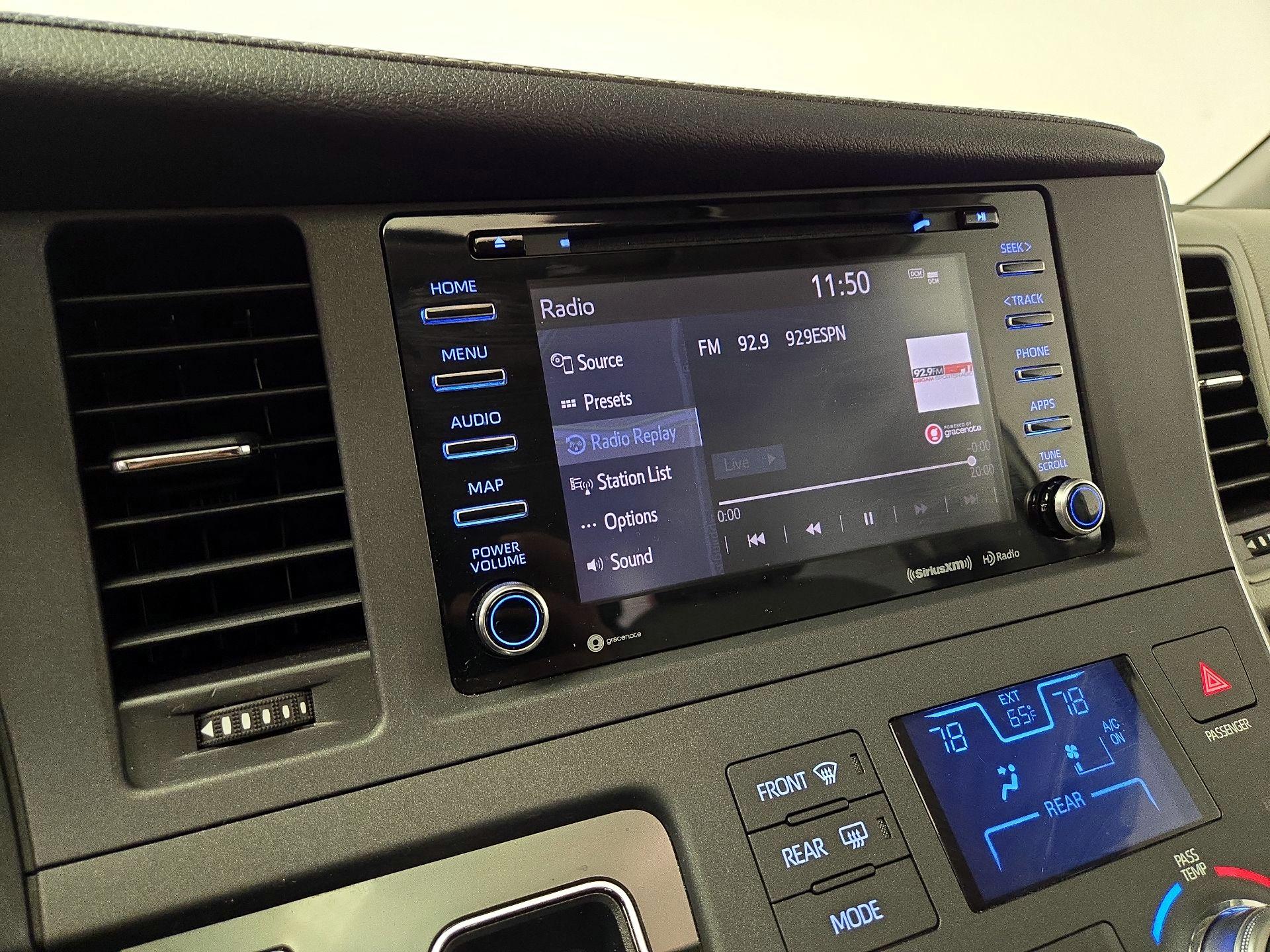 Thumbnail: 2019 Toyota Sienna - 16