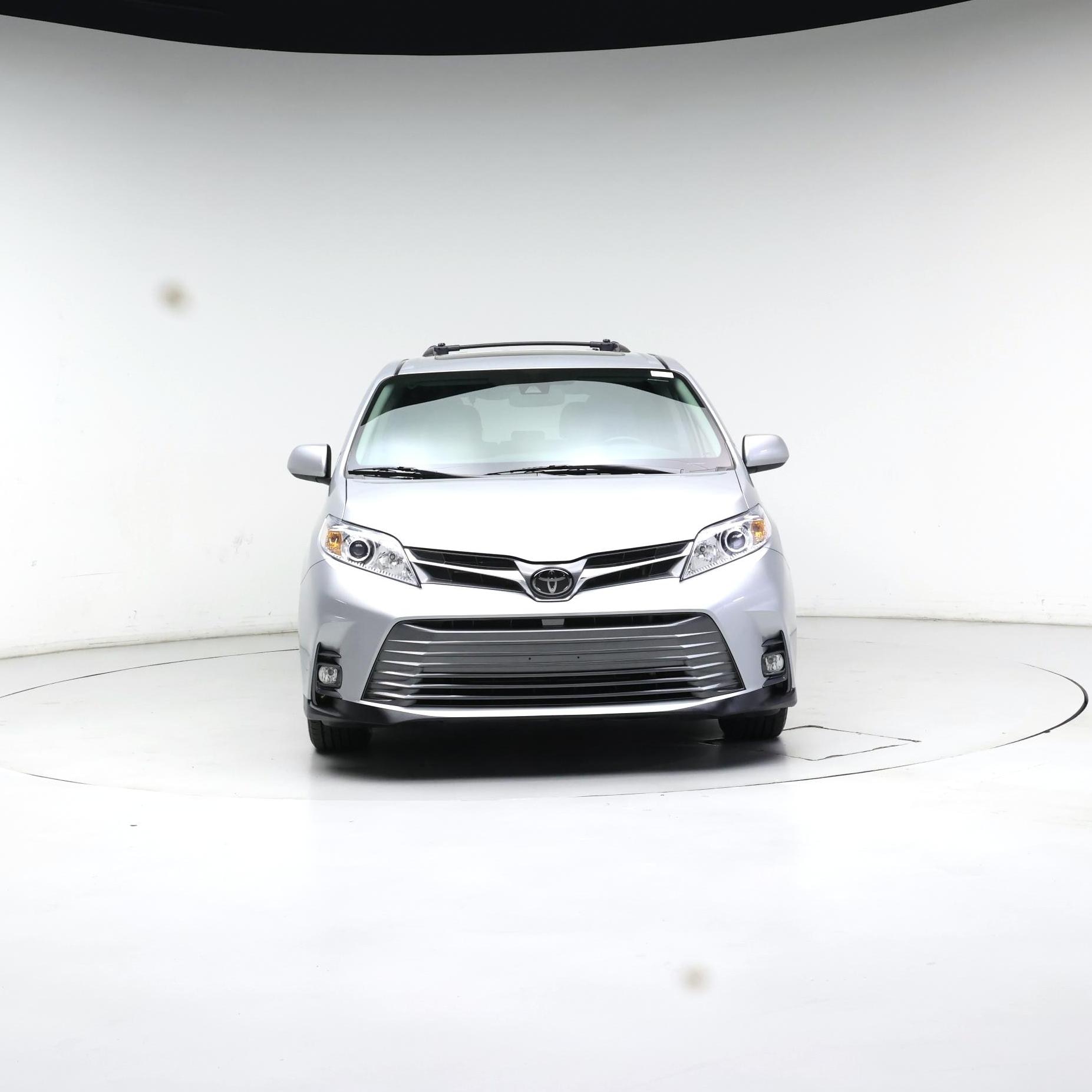 Thumbnail: 2019 Toyota Sienna - 5