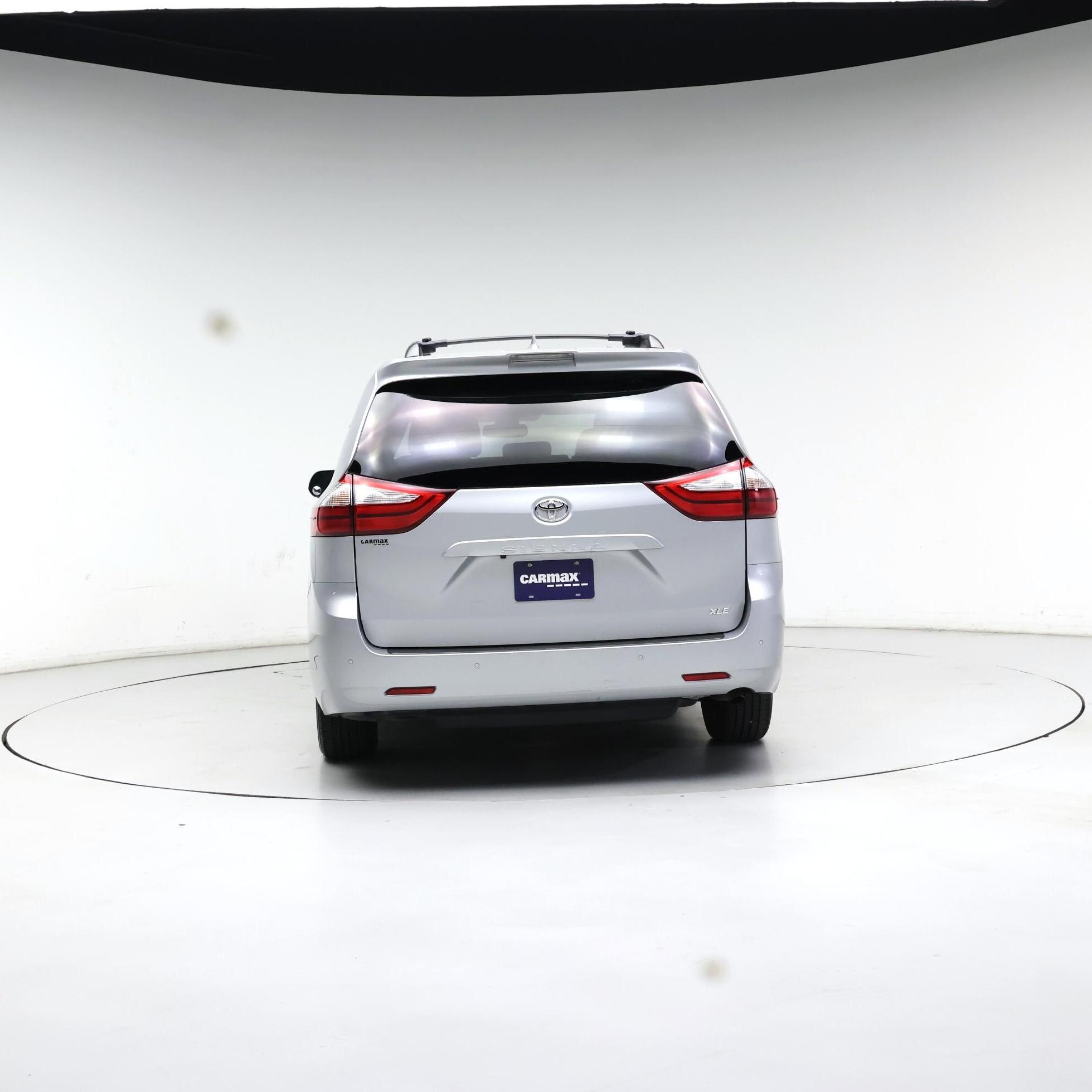 Thumbnail: 2019 Toyota Sienna - 6