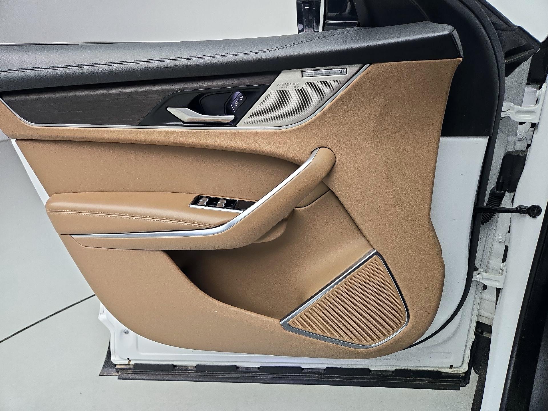 Thumbnail: 2021 Jaguar F-Pace - 12