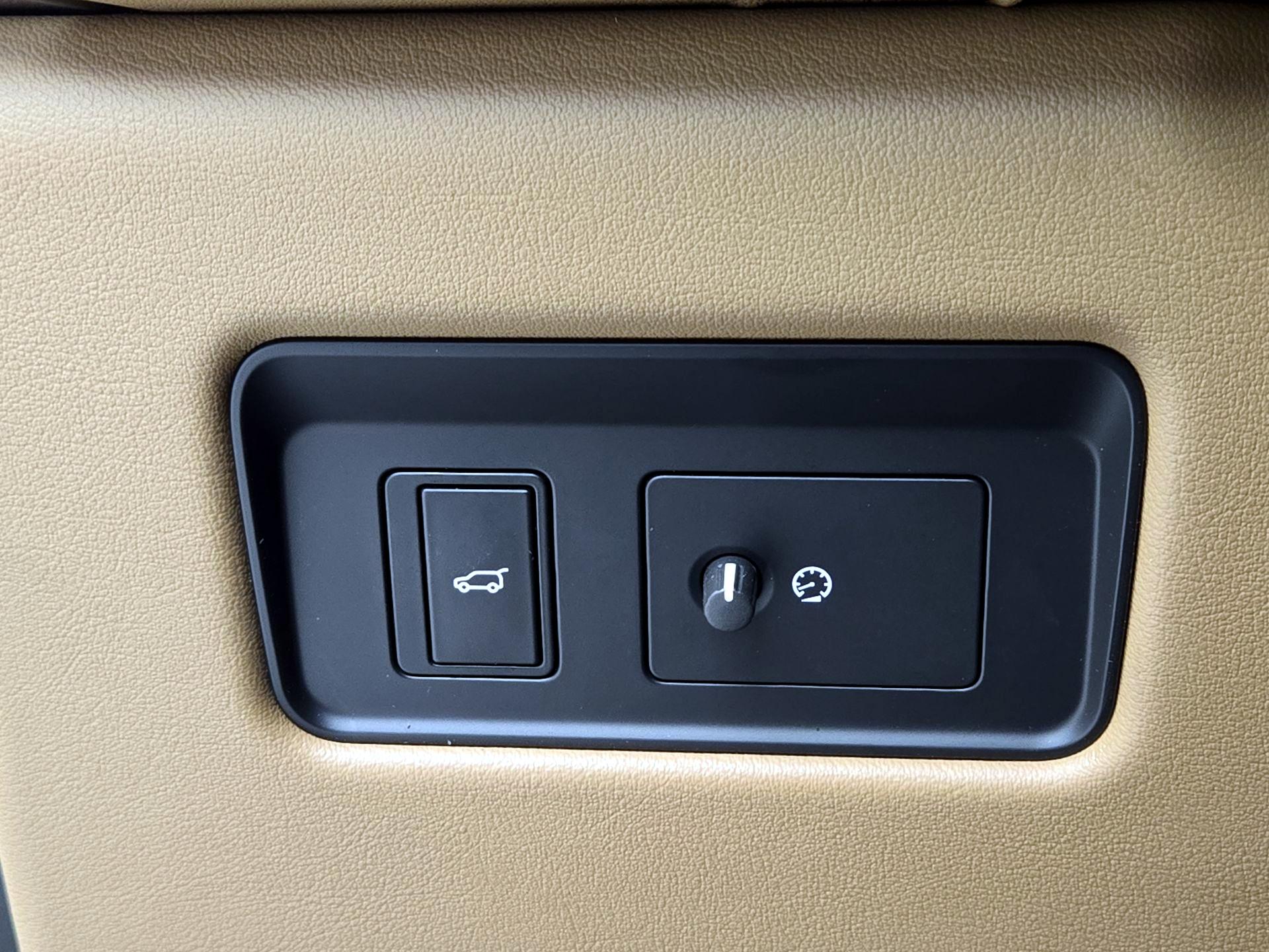 Thumbnail: 2021 Jaguar F-Pace - 13