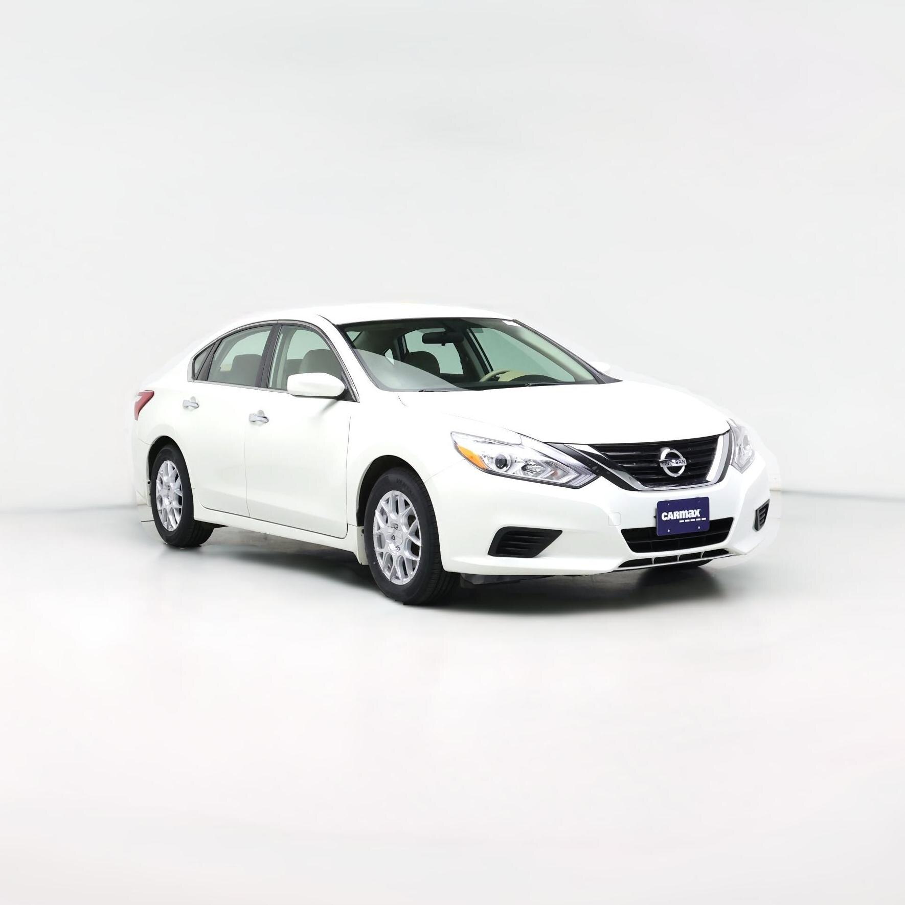 Thumbnail: 2017 Nissan Altima - 1