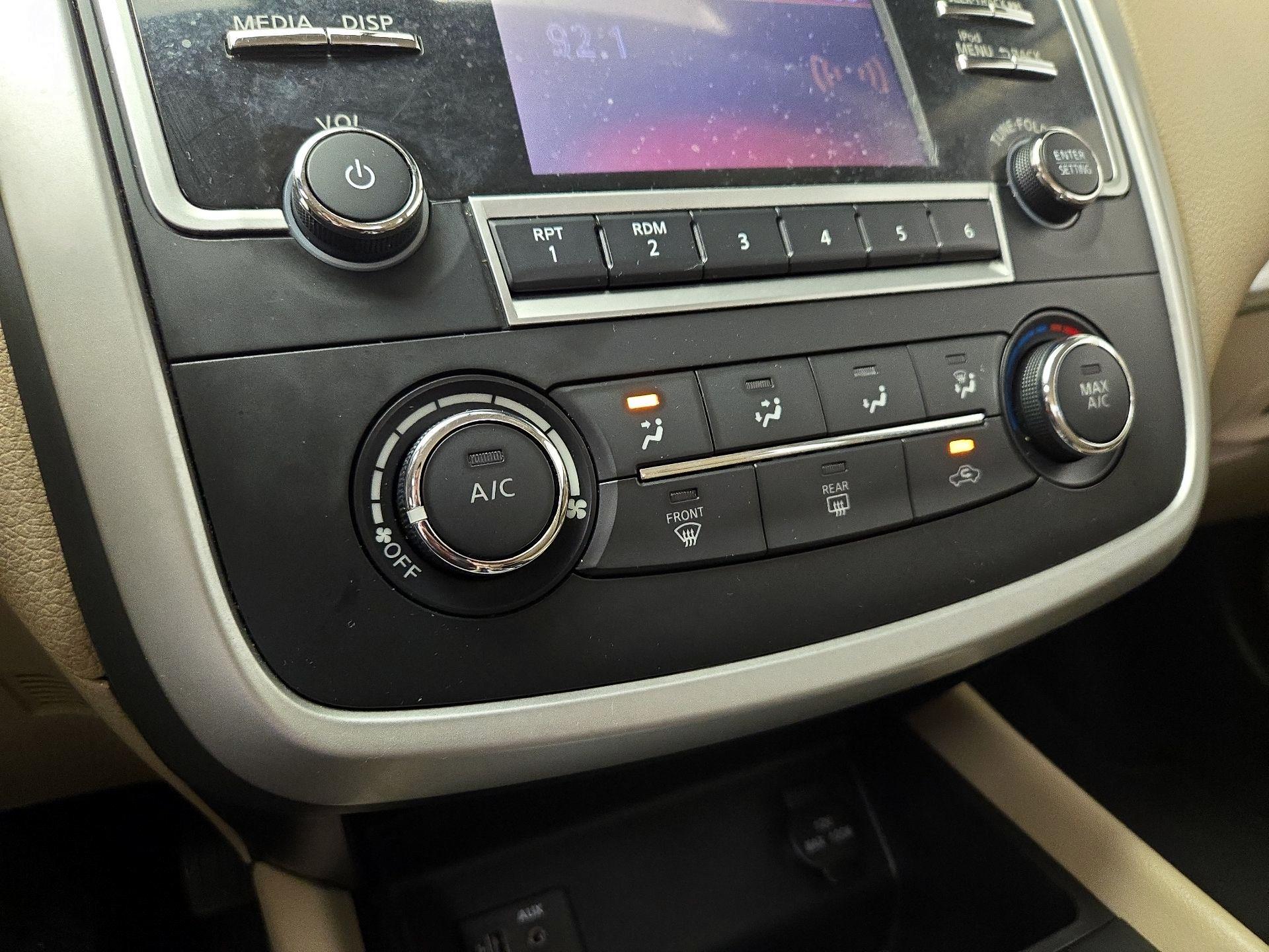 Thumbnail: 2017 Nissan Altima - 16