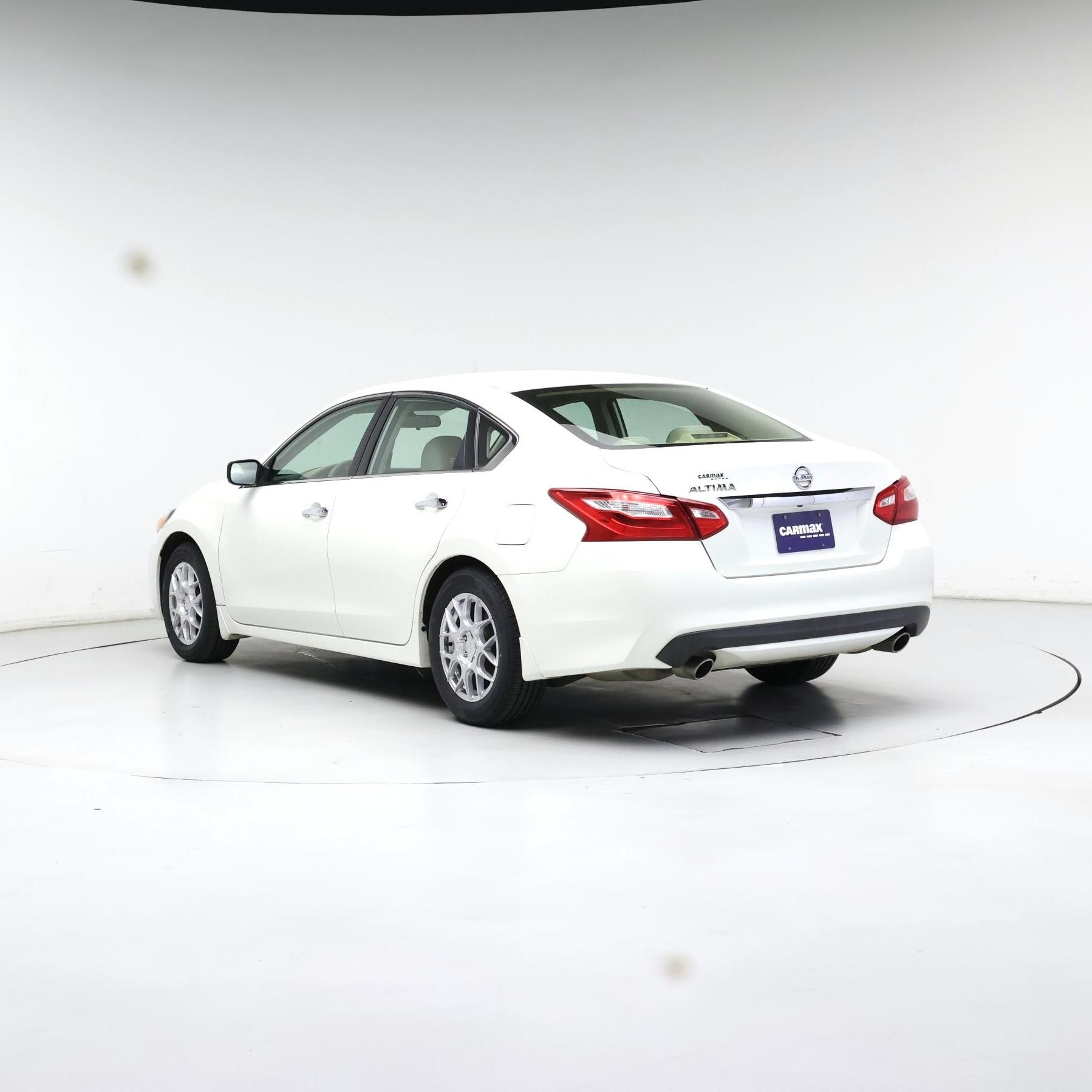 Thumbnail: 2017 Nissan Altima - 2