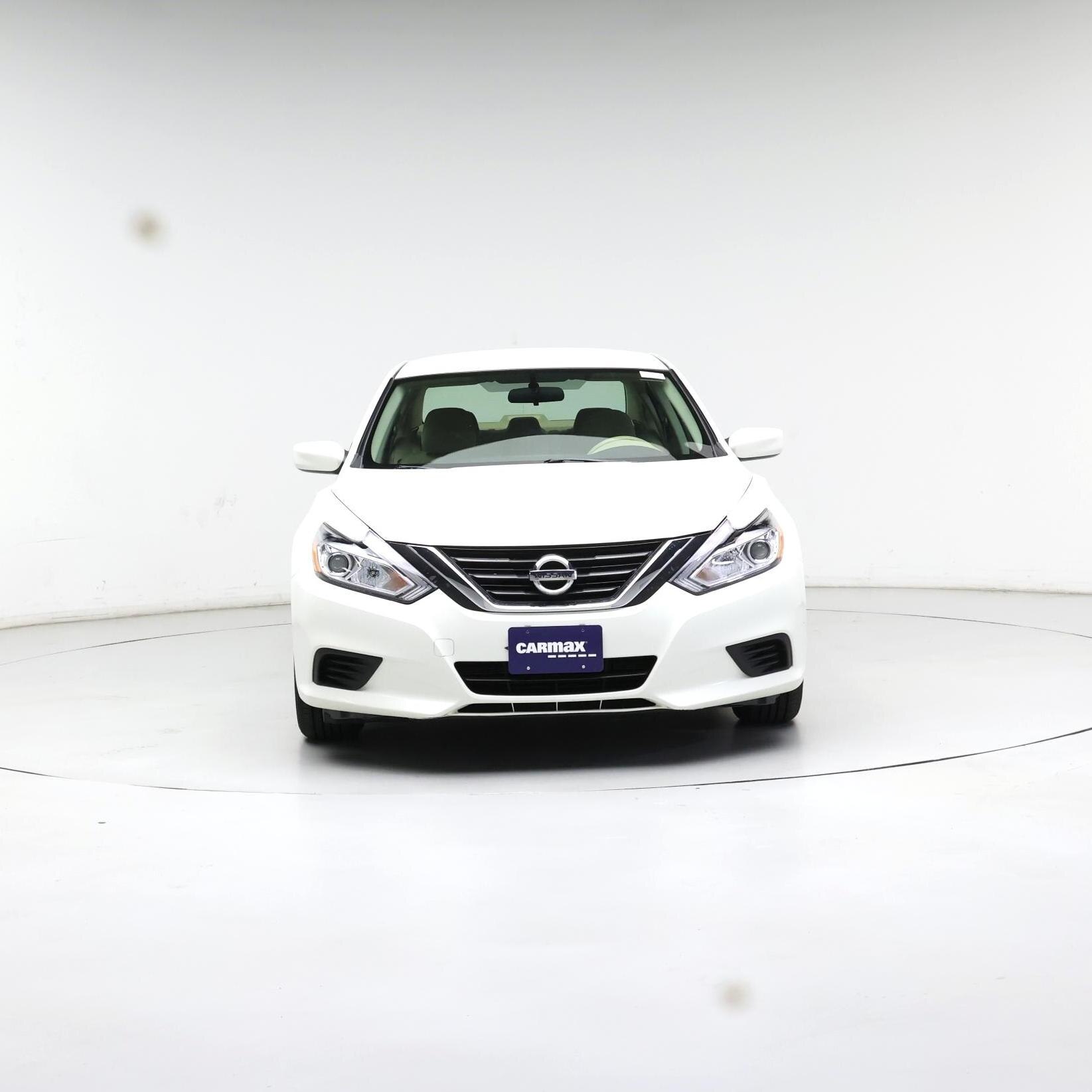 Thumbnail: 2017 Nissan Altima - 5