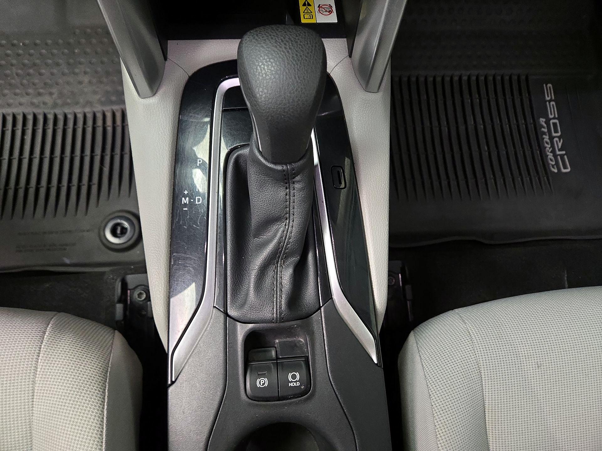 Thumbnail: 2022 Toyota Corolla Cross - 17