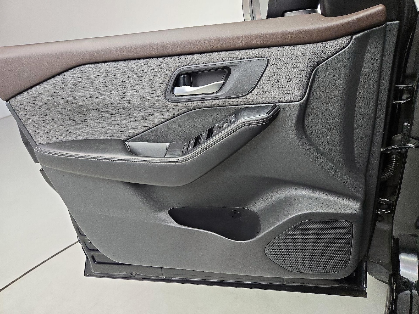 2021 Nissan Rogue SV - Photo 13
