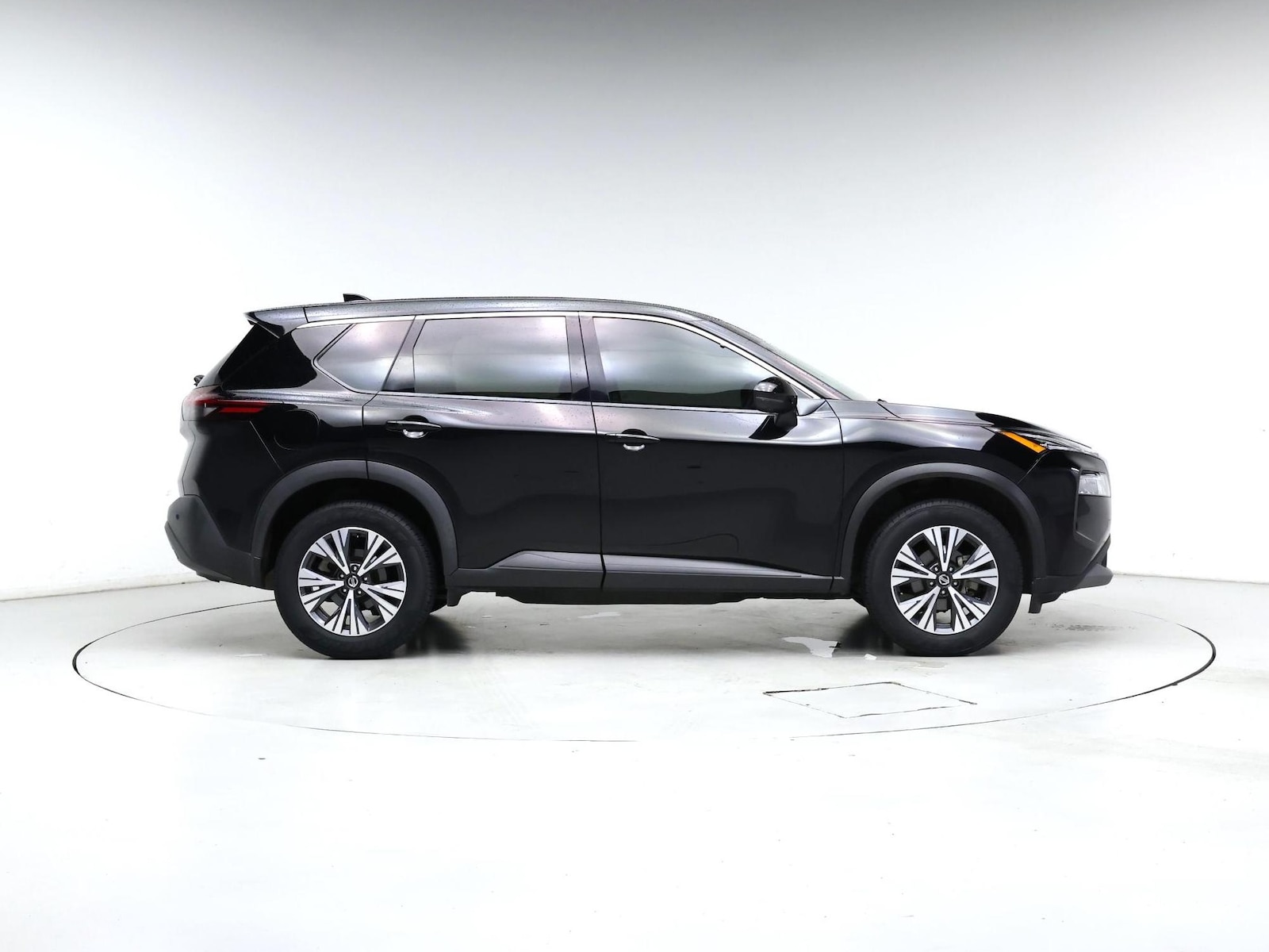 2021 Nissan Rogue SV - Photo 8