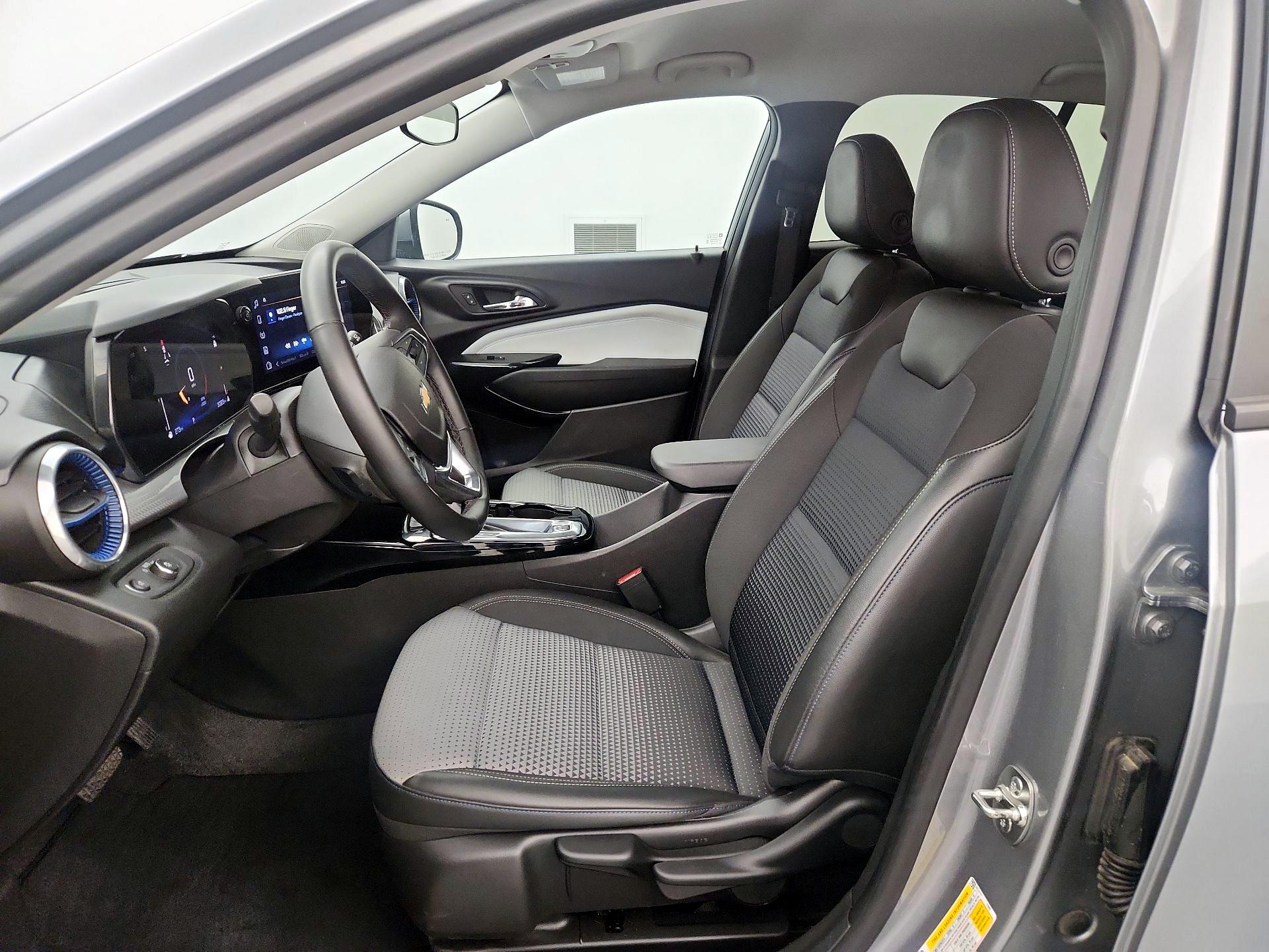 Thumbnail: 2025 Chevrolet Trax - 11