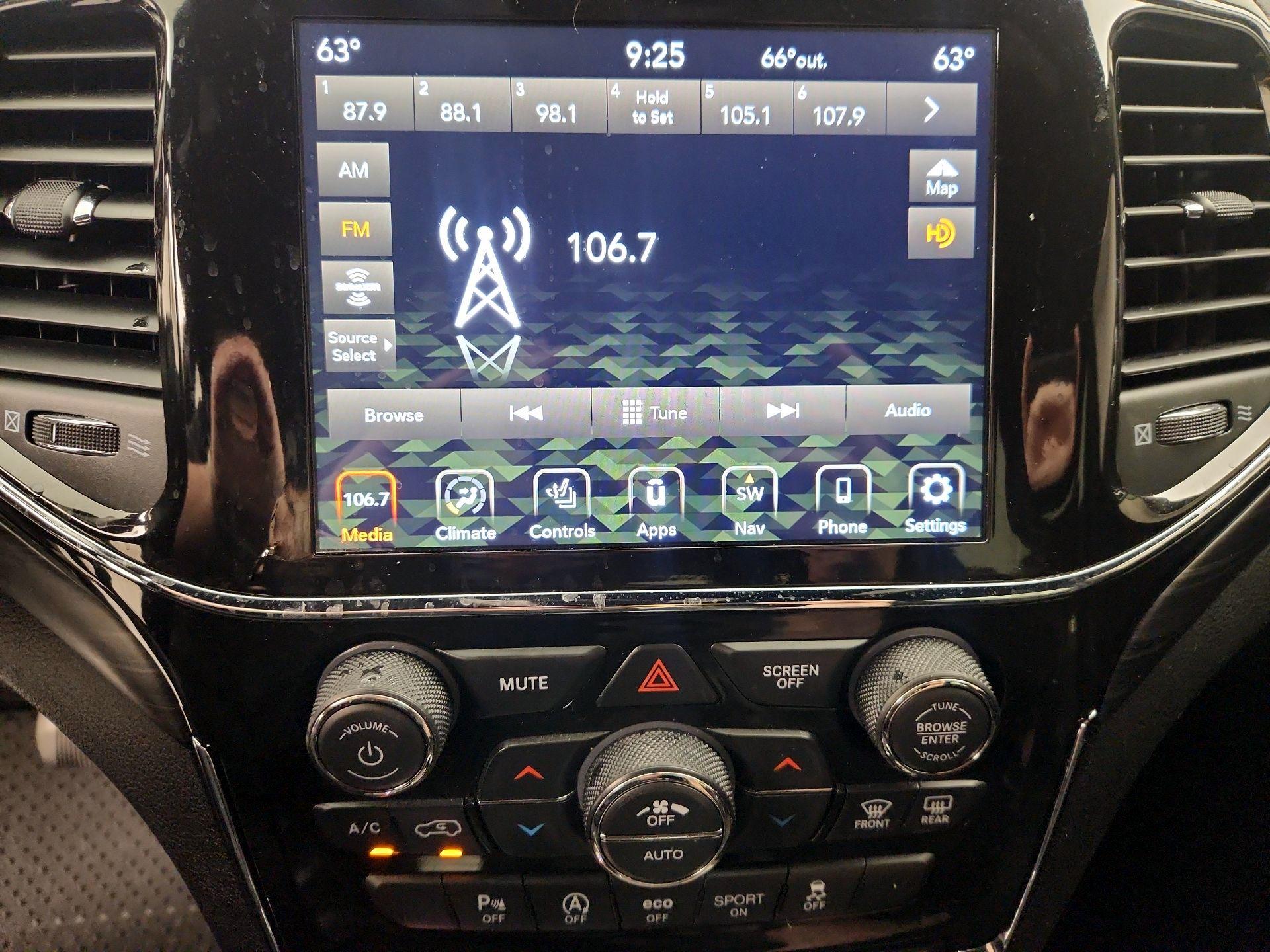 Thumbnail: 2022 Jeep Grand Cherokee - 16