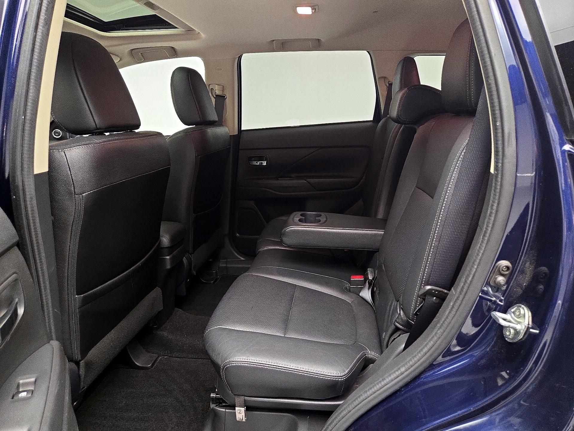 Thumbnail: 2017 Mitsubishi Outlander - 20