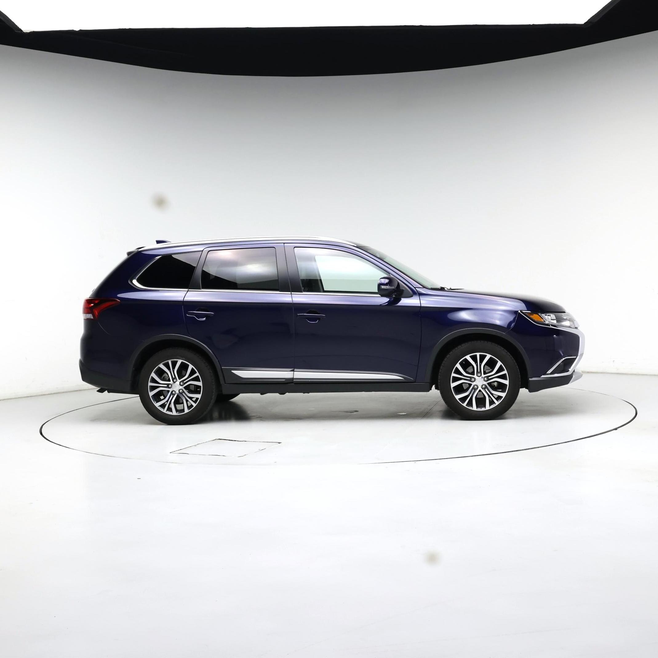 Thumbnail: 2017 Mitsubishi Outlander - 7