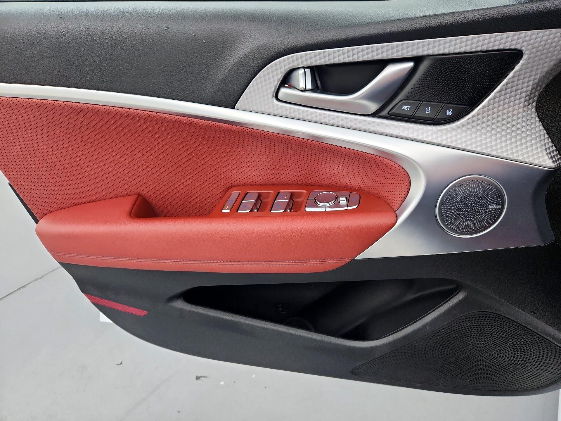 Thumbnail: 2023 Genesis G70 - 12