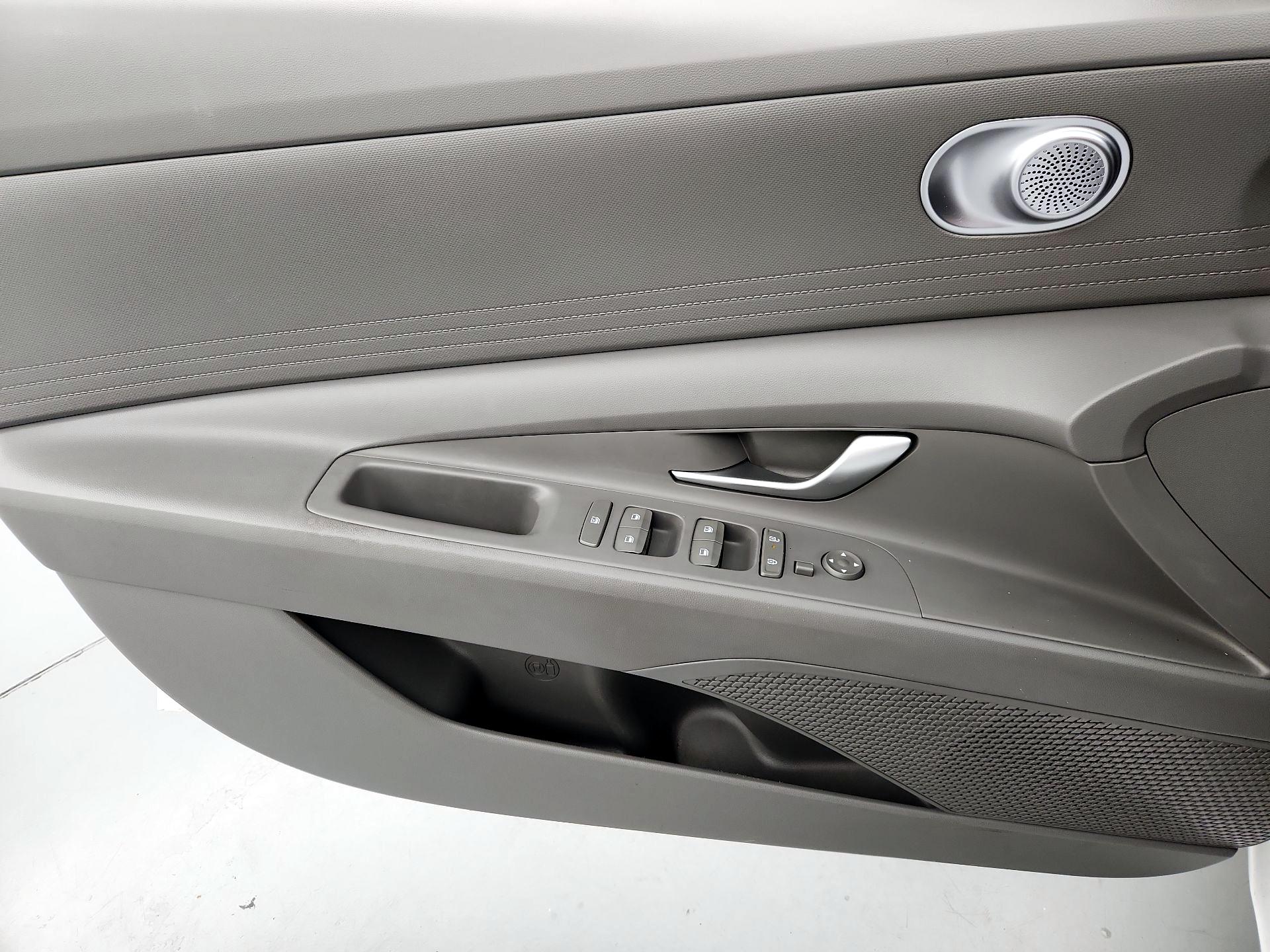 Thumbnail: 2024 Hyundai Elantra - 12