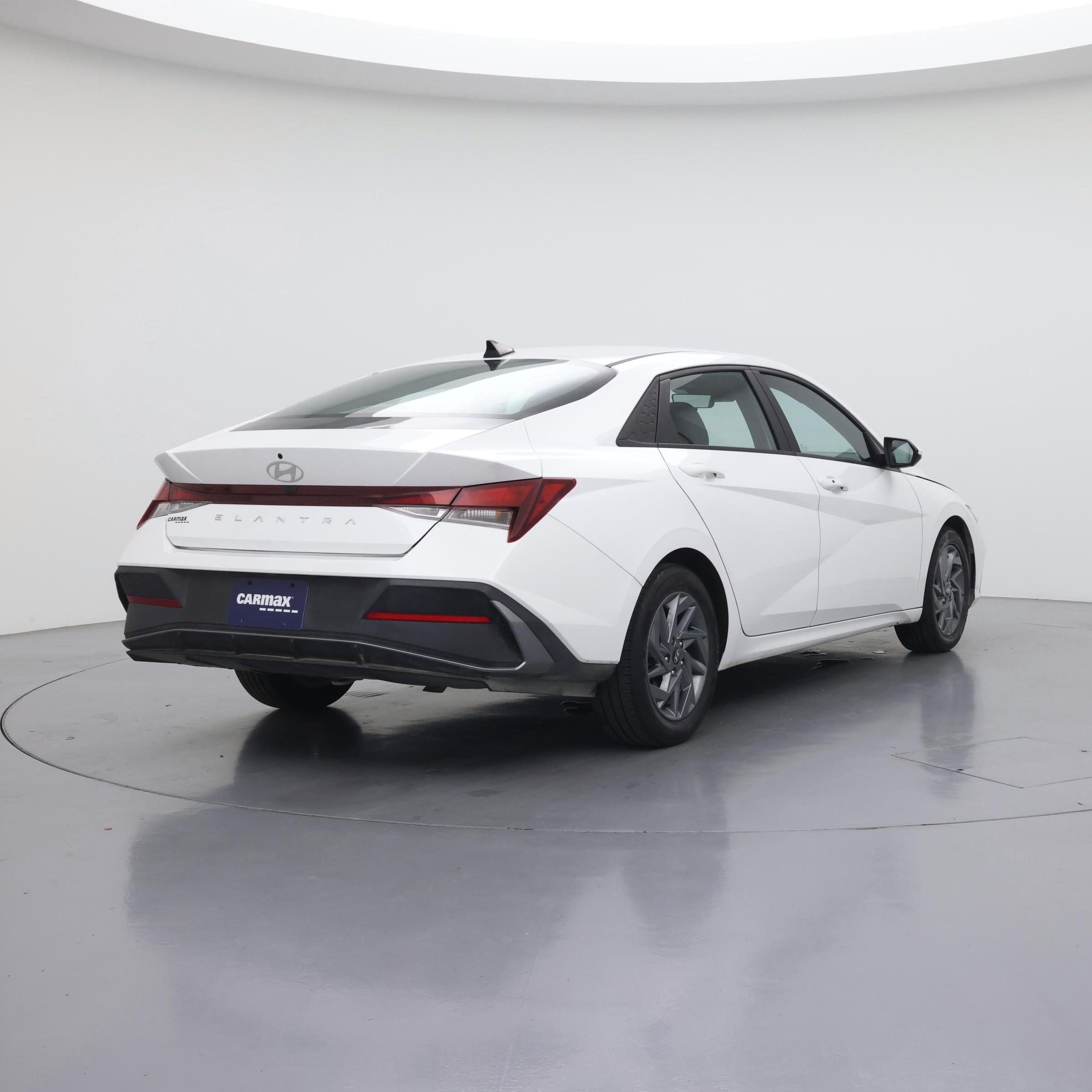 Thumbnail: 2024 Hyundai Elantra - 8