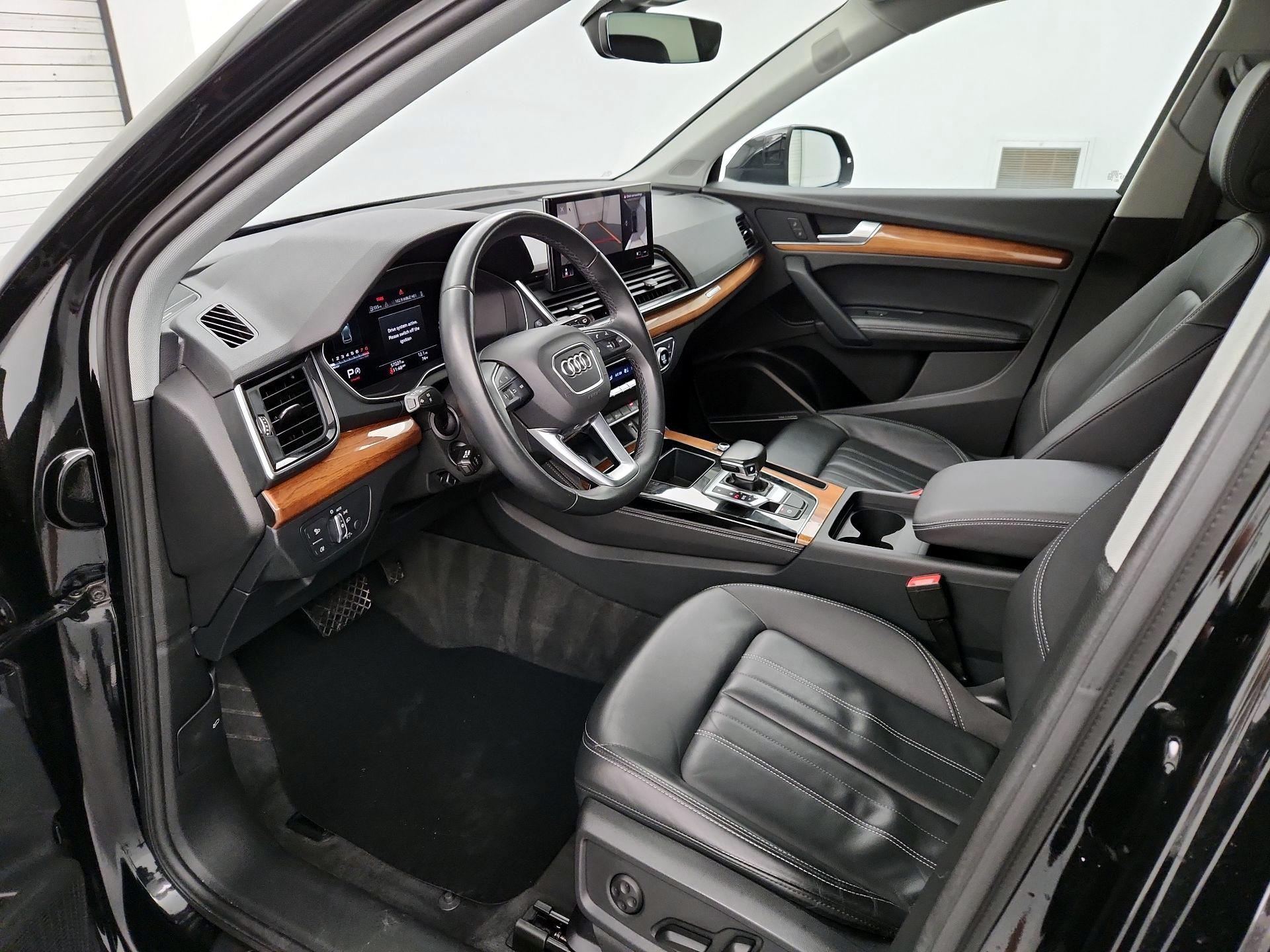 Thumbnail: 2023 Audi Q5 - 11