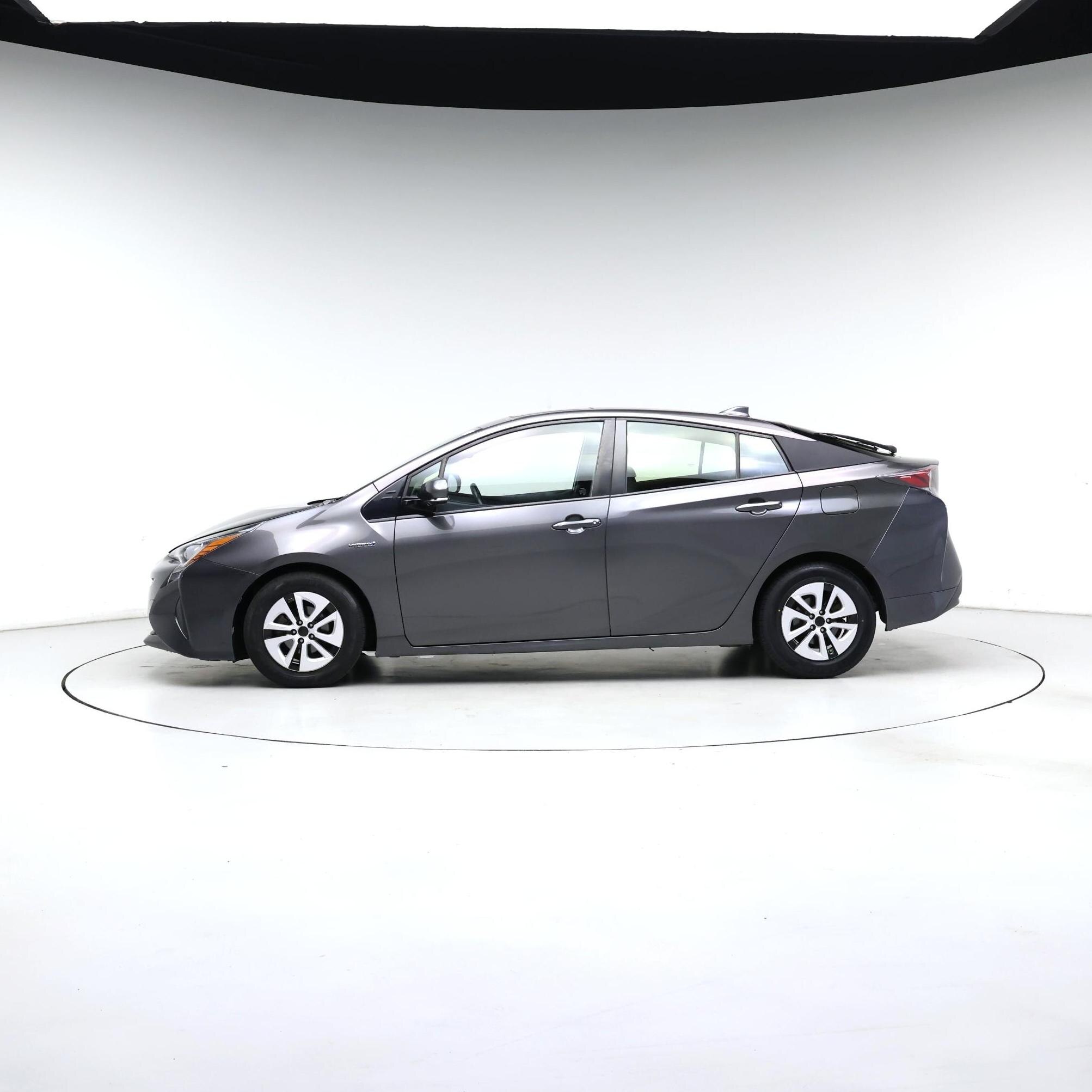 Thumbnail: 2016 Toyota Prius - 3