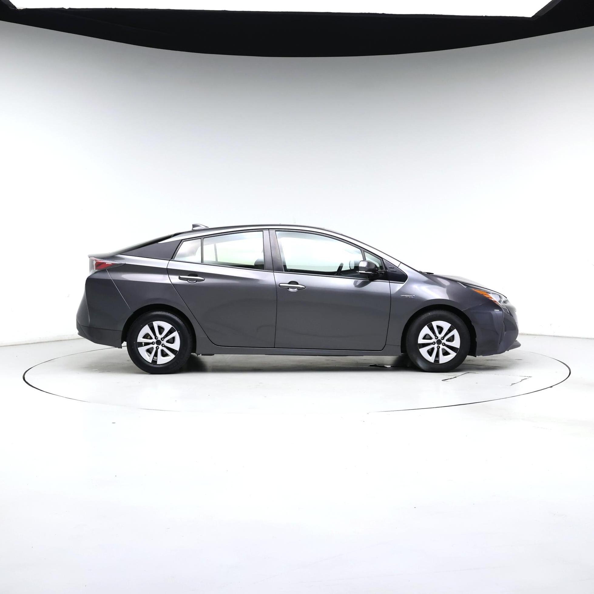 Thumbnail: 2016 Toyota Prius - 7