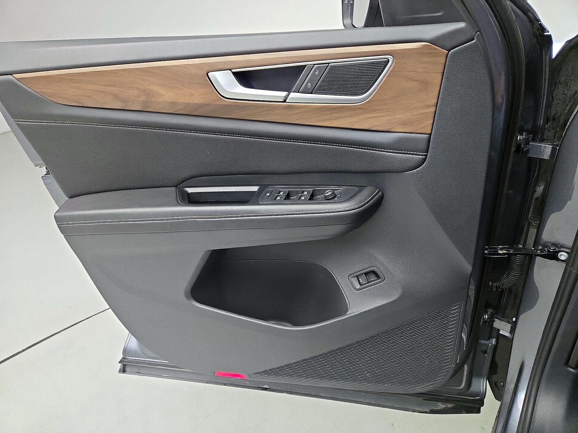 Thumbnail: 2024 Volkswagen Atlas - 12