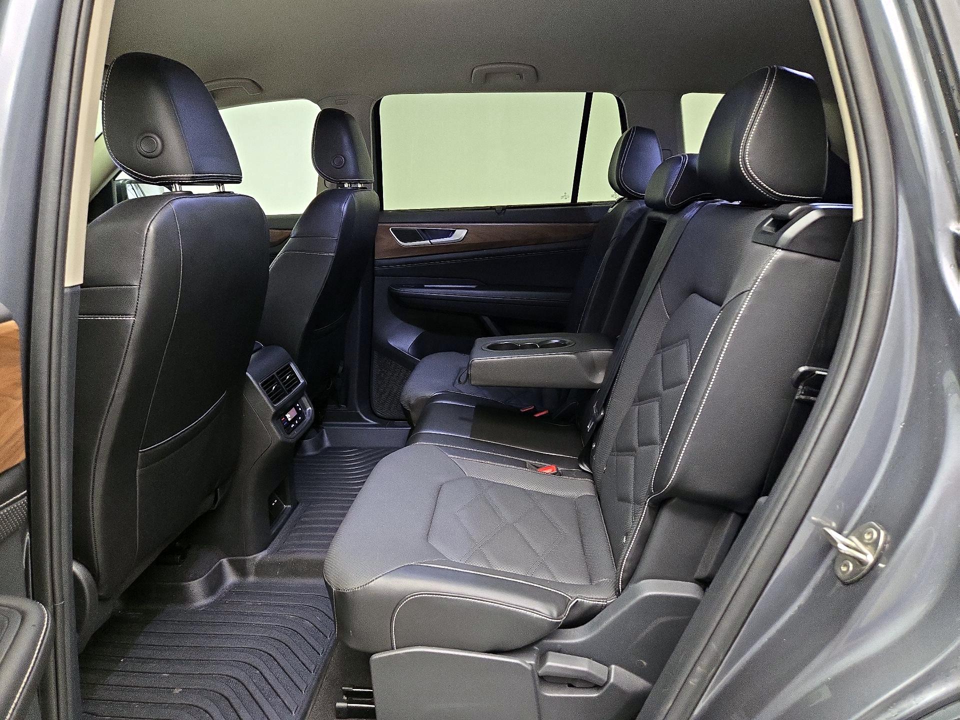 Thumbnail: 2024 Volkswagen Atlas - 19