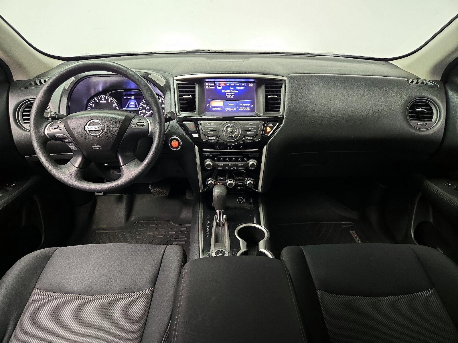 2017 Nissan Pathfinder S - Photo 10