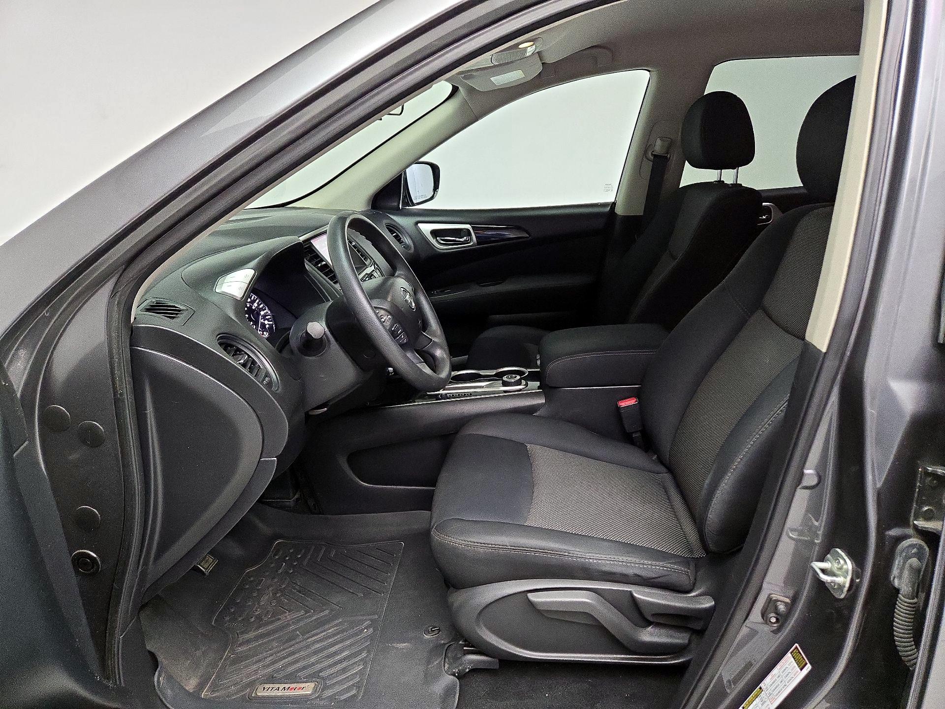 Thumbnail: 2017 Nissan Pathfinder - 11