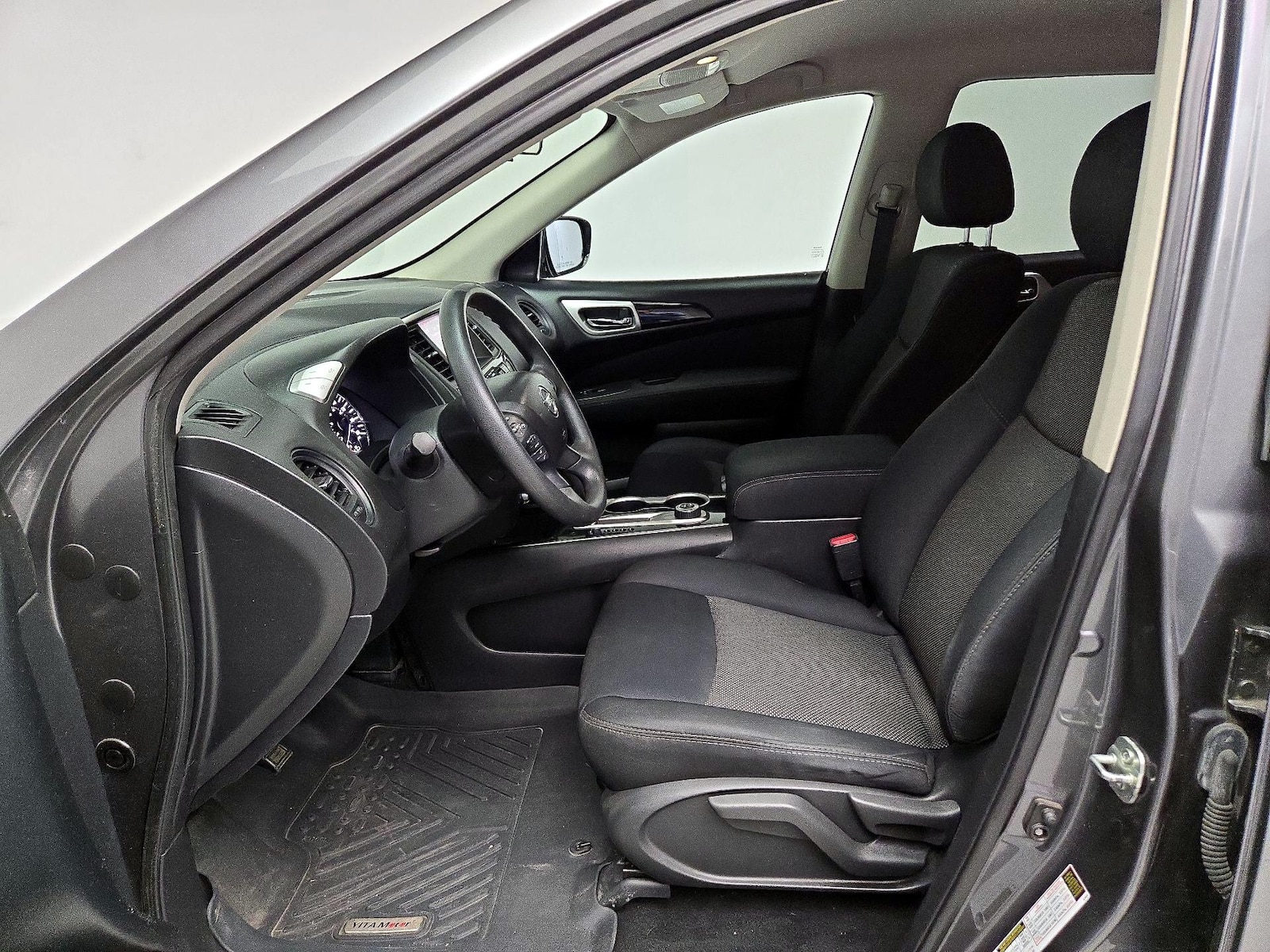 2017 Nissan Pathfinder S - Photo 12