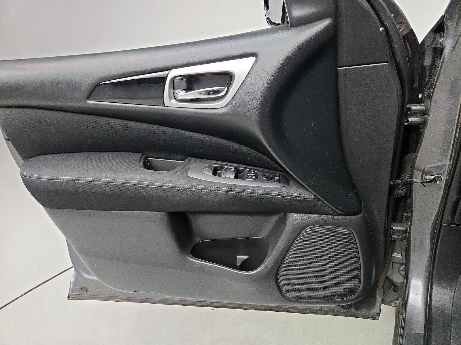 2017 Nissan Pathfinder S - Photo 13