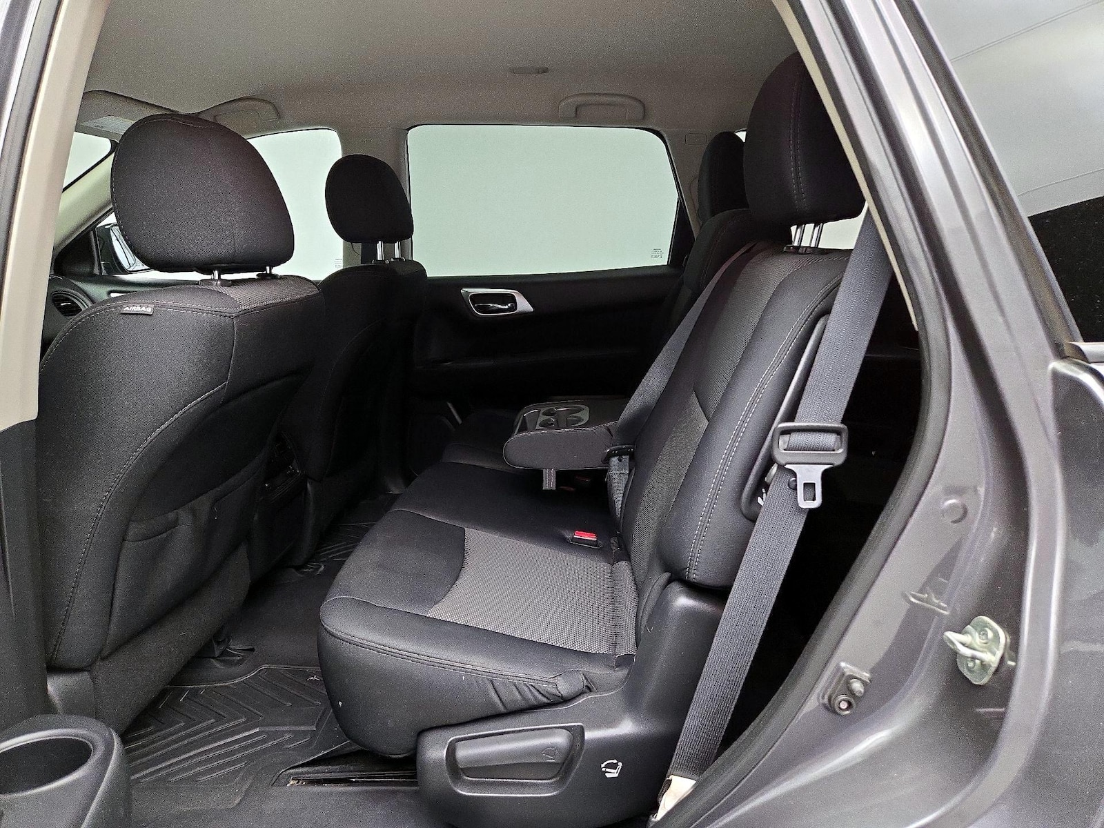 2017 Nissan Pathfinder S - Photo 20