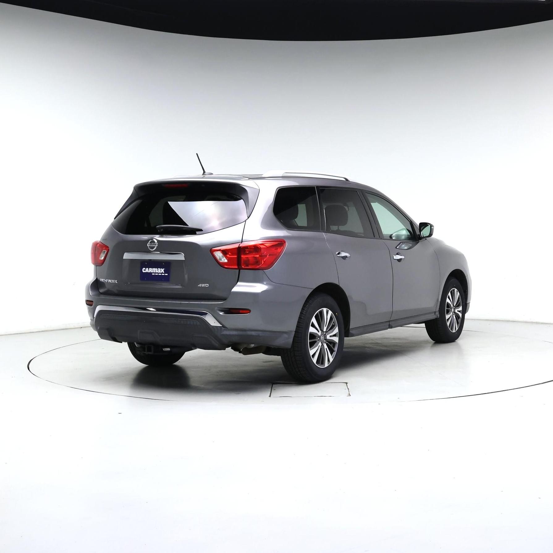 Thumbnail: 2017 Nissan Pathfinder - 8