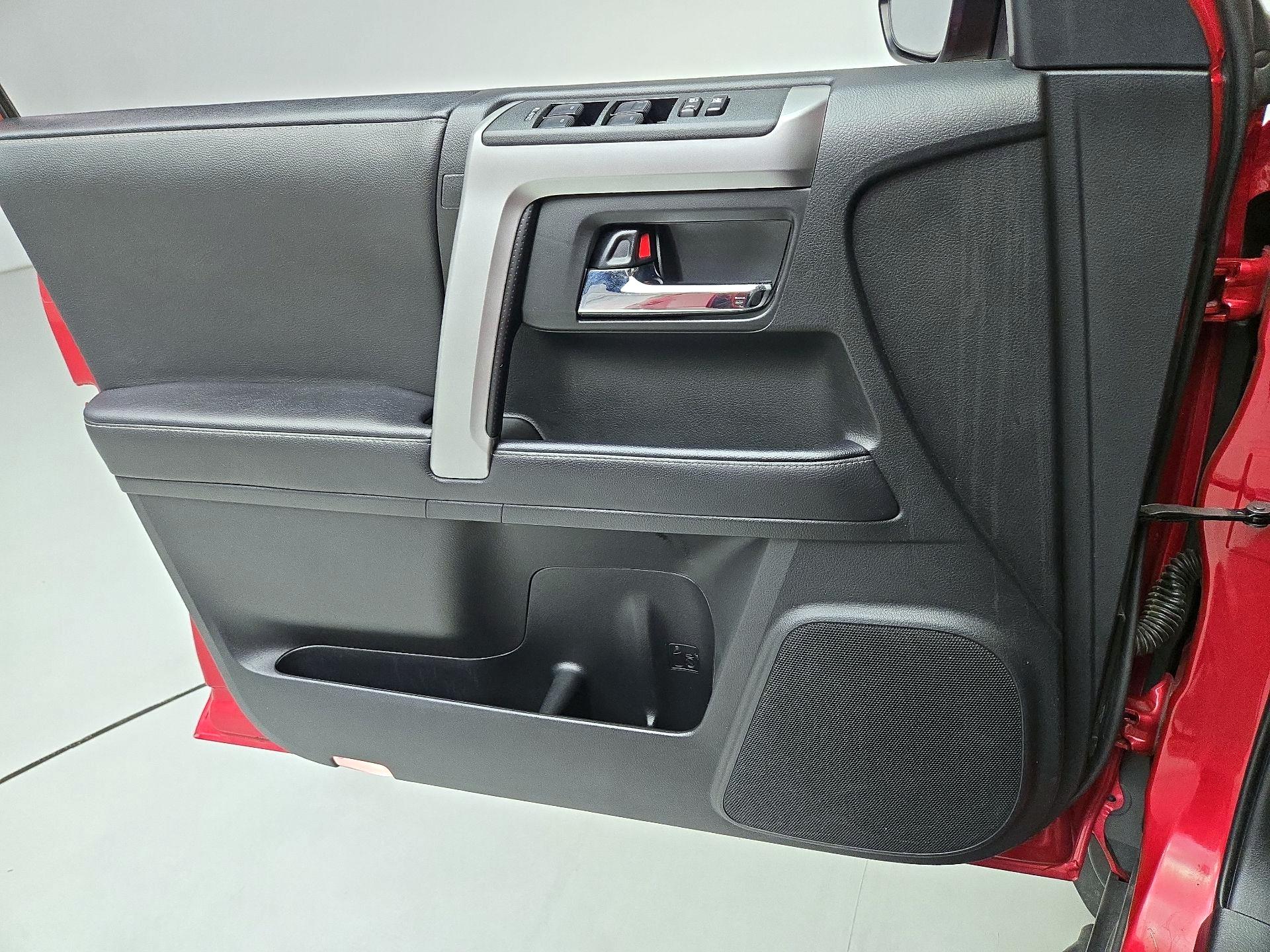 Thumbnail: 2022 Toyota 4Runner - 12