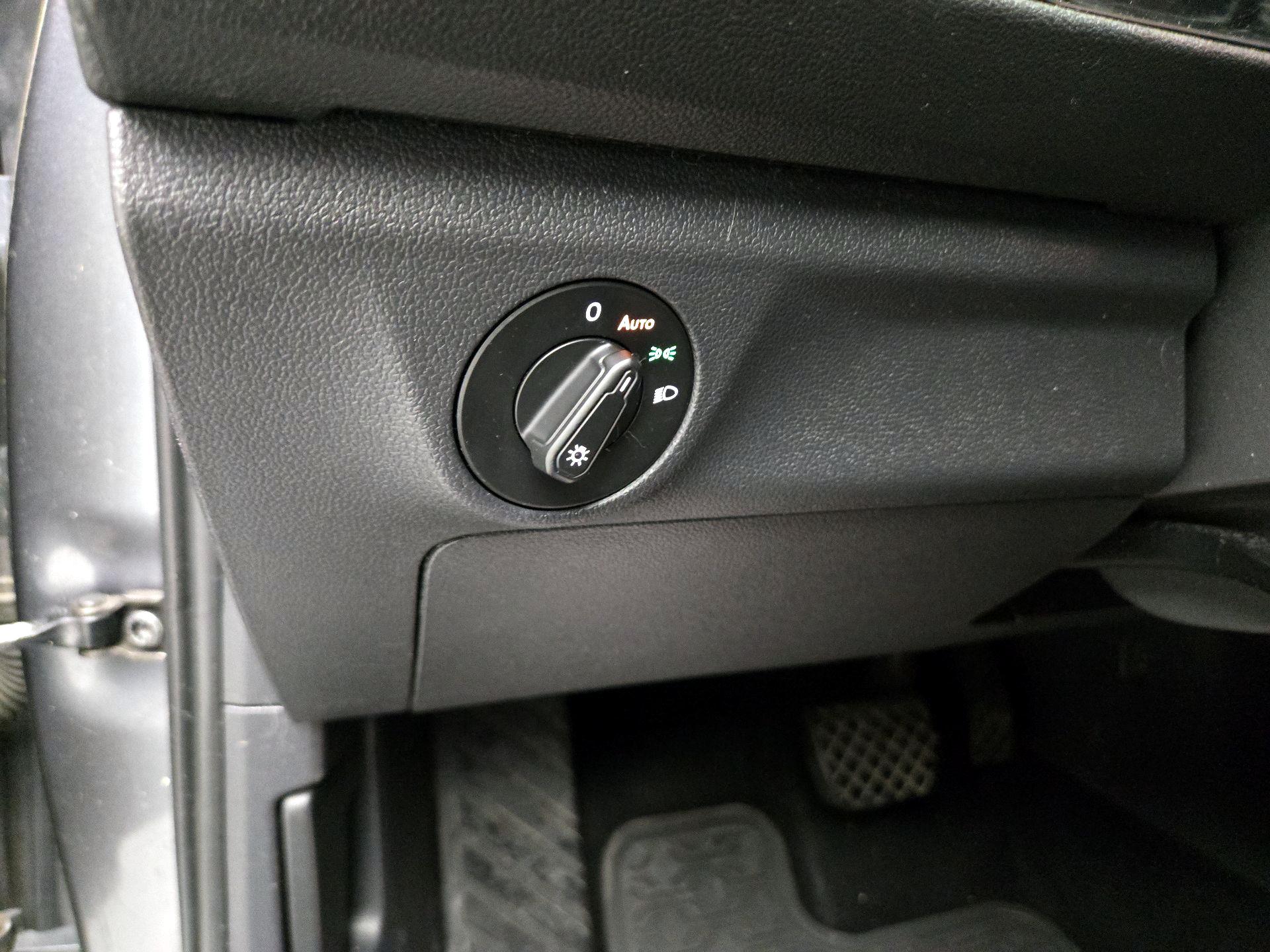 Thumbnail: 2019 Volkswagen Jetta - 13