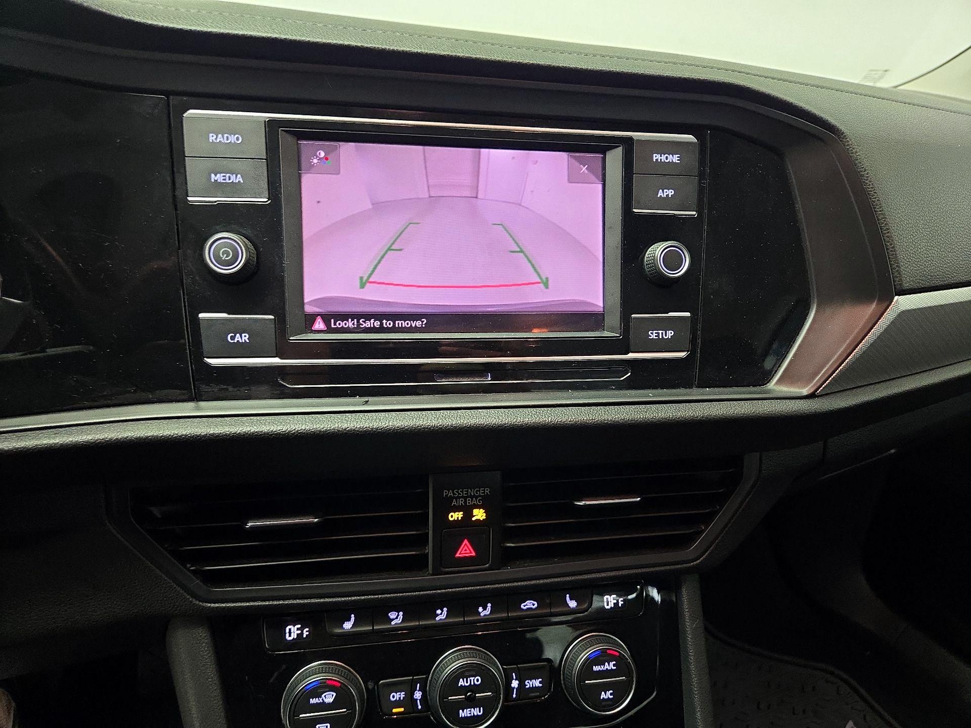 Thumbnail: 2019 Volkswagen Jetta - 14