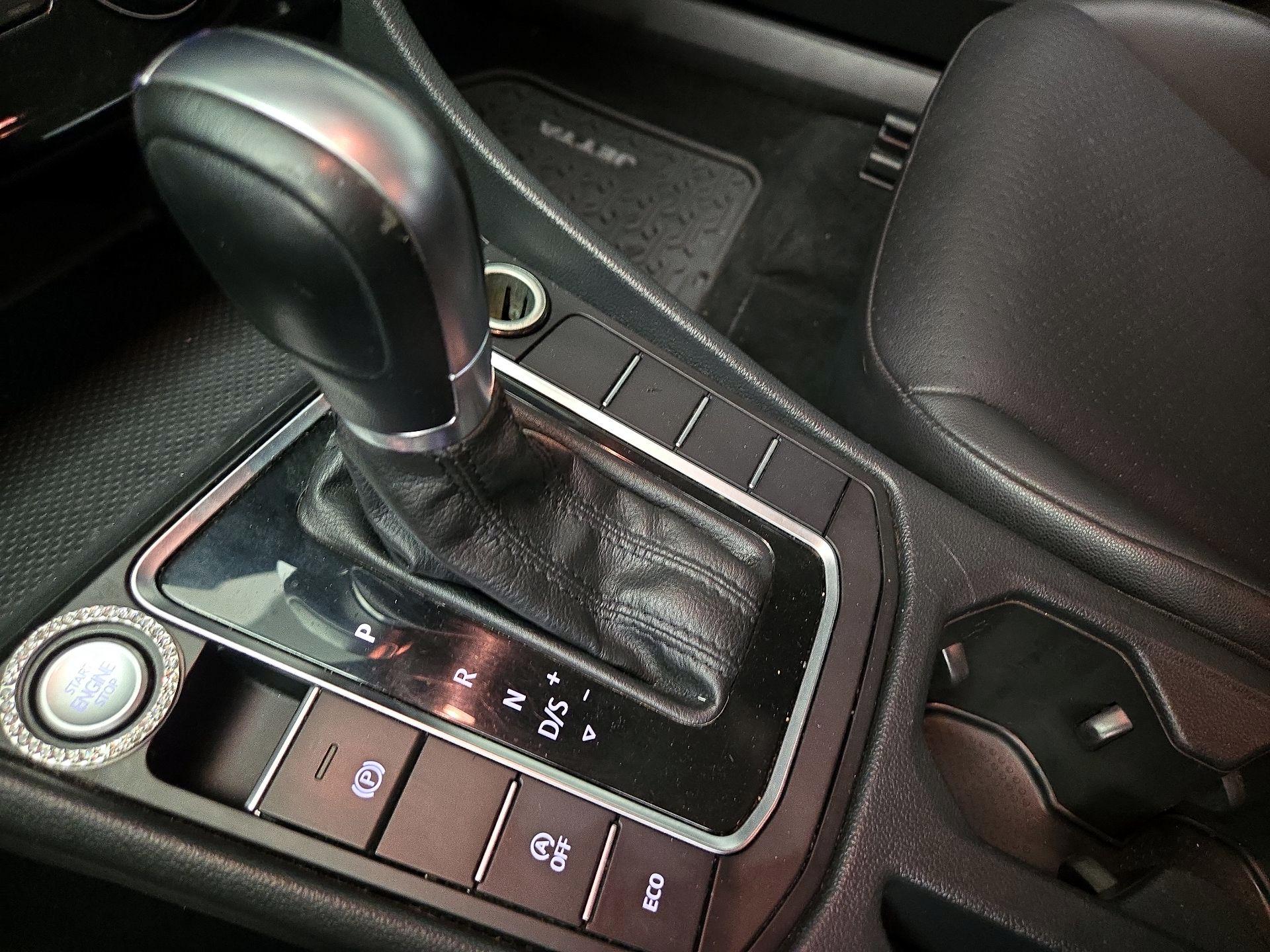 Thumbnail: 2019 Volkswagen Jetta - 17