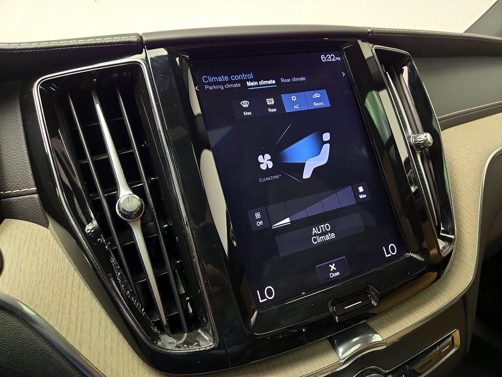 Thumbnail: 2020 Volvo XC60 - 17