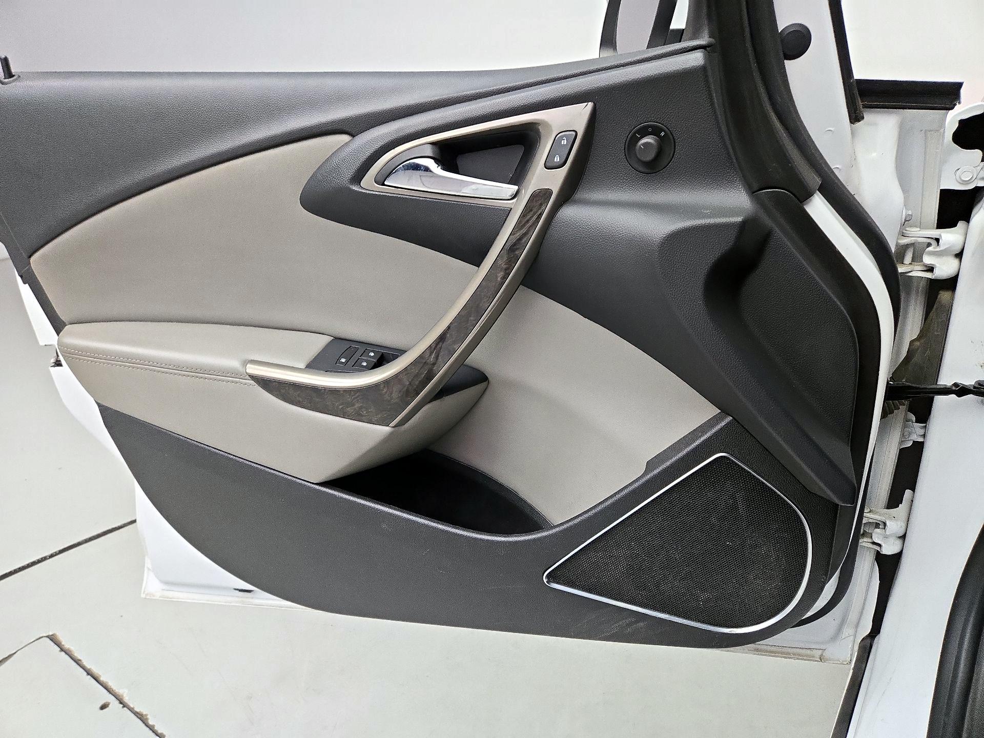 Thumbnail: 2016 Buick Verano - 12