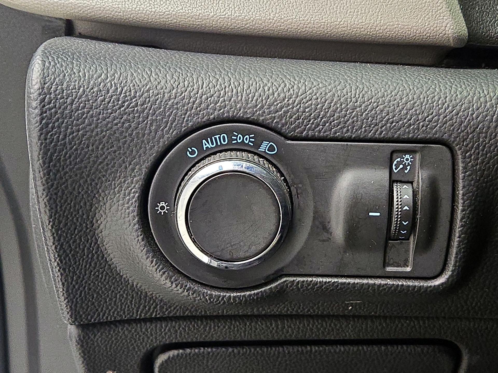 Thumbnail: 2016 Buick Verano - 13