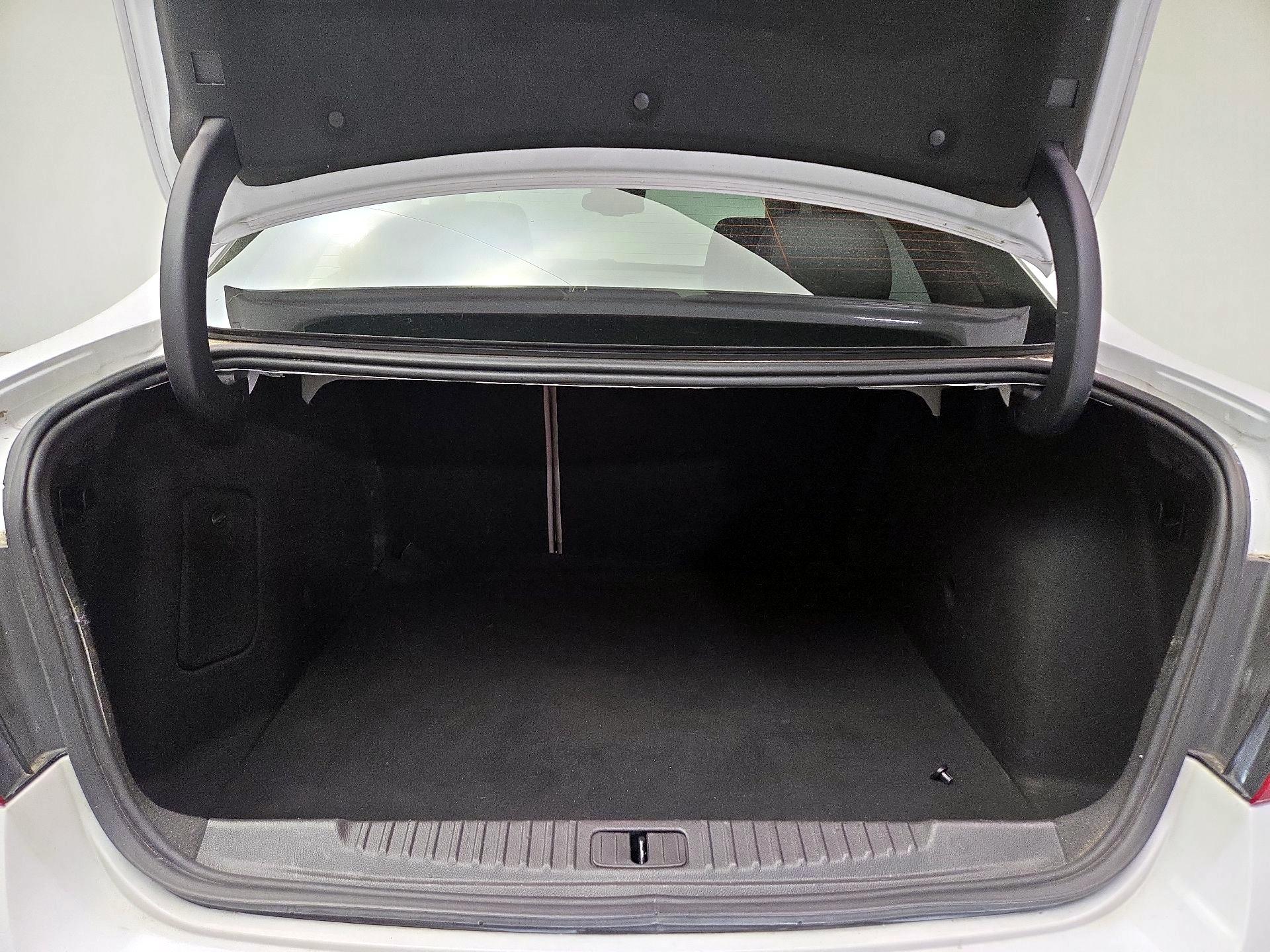 Thumbnail: 2016 Buick Verano - 19