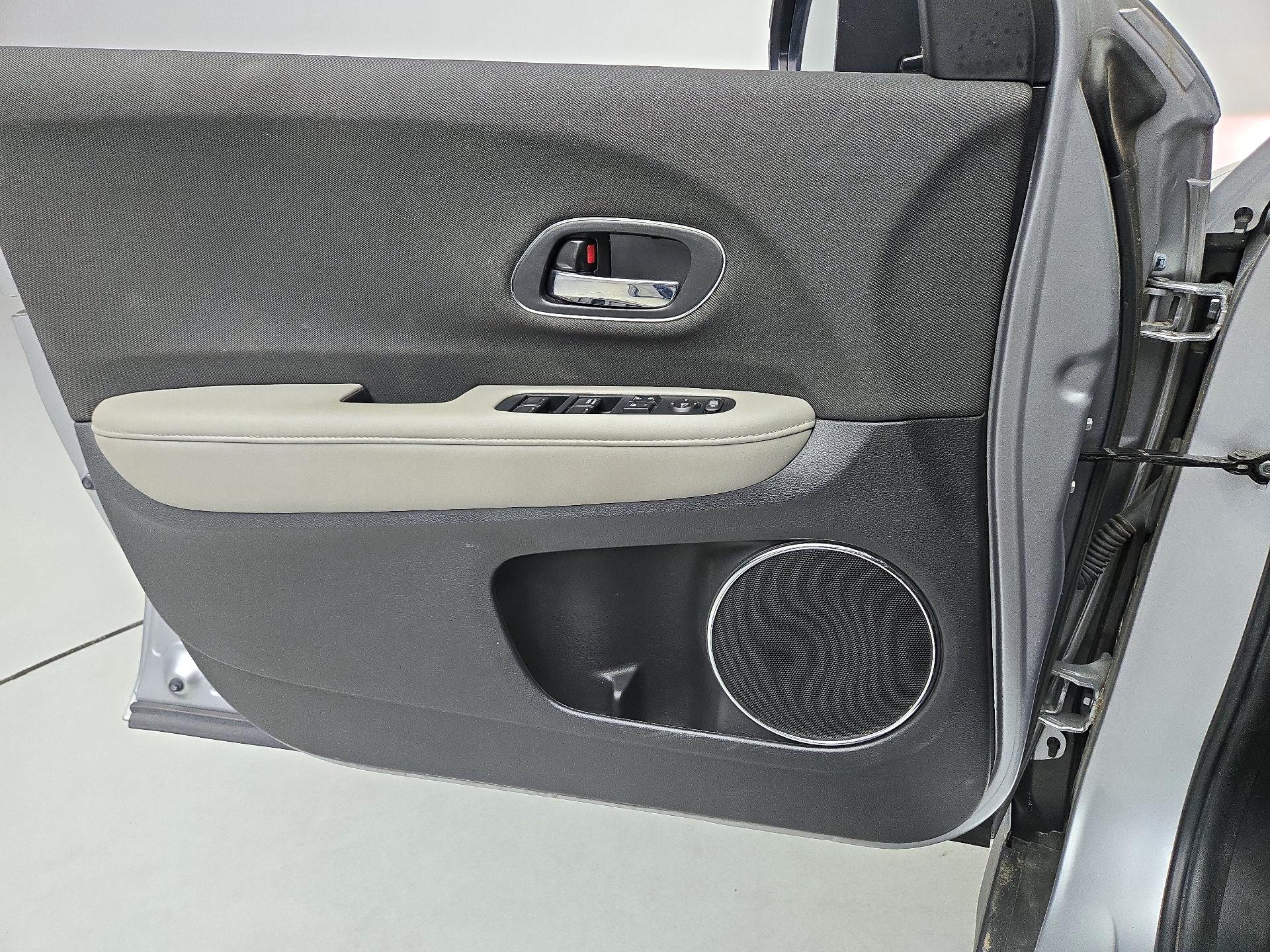 Thumbnail: 2019 Honda HR-V - 12