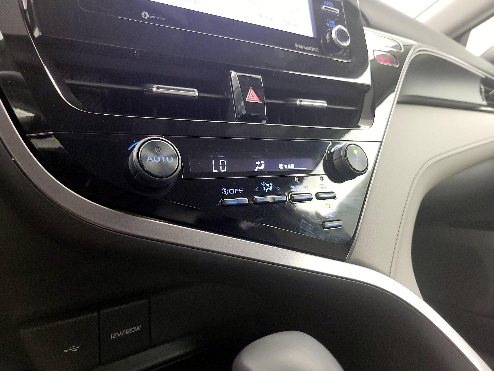 Thumbnail: 2021 Toyota Camry - 16