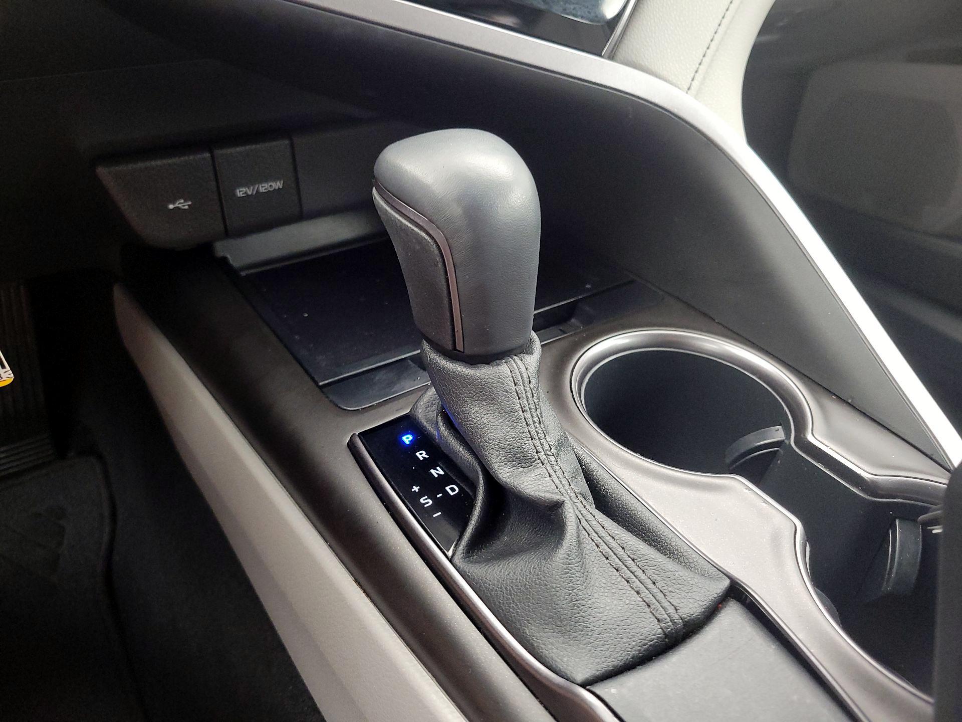 Thumbnail: 2021 Toyota Camry - 17