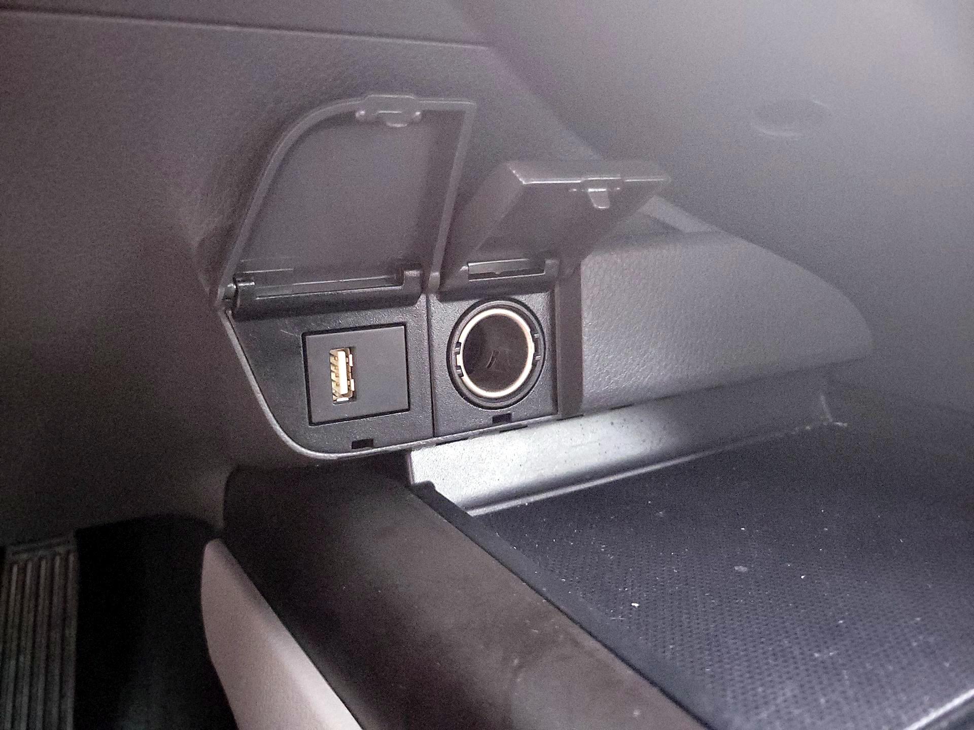 Thumbnail: 2021 Toyota Camry - 18