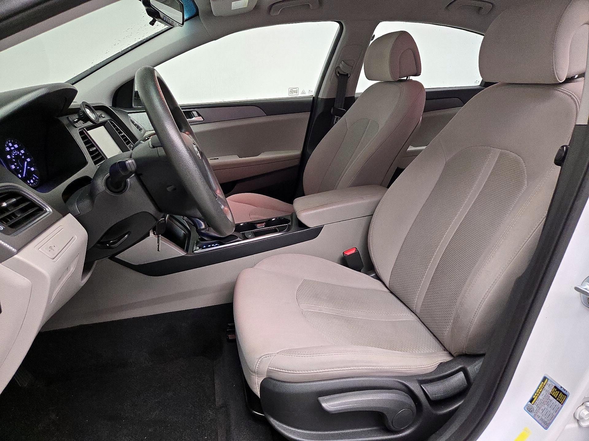 Thumbnail: 2016 Hyundai Sonata - 11