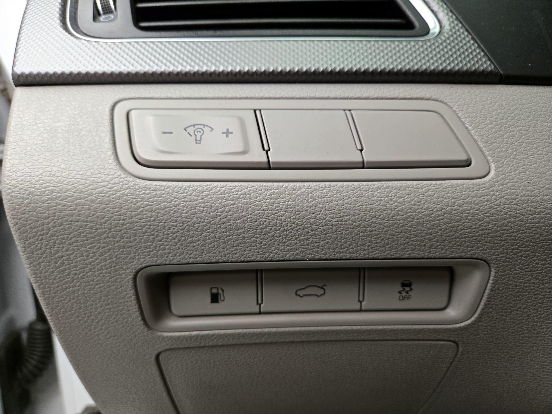 Thumbnail: 2016 Hyundai Sonata - 13