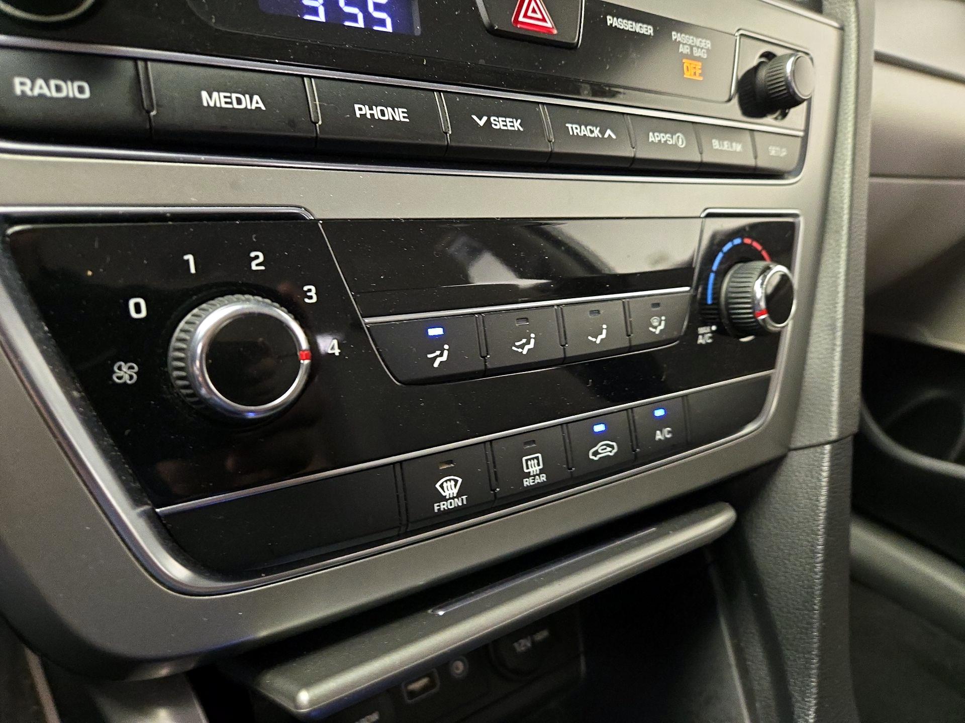 Thumbnail: 2016 Hyundai Sonata - 16